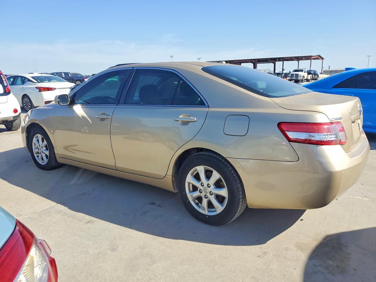 2011 Toyota Camry Le Золотой vin: 4T1BF3EK9BU630769