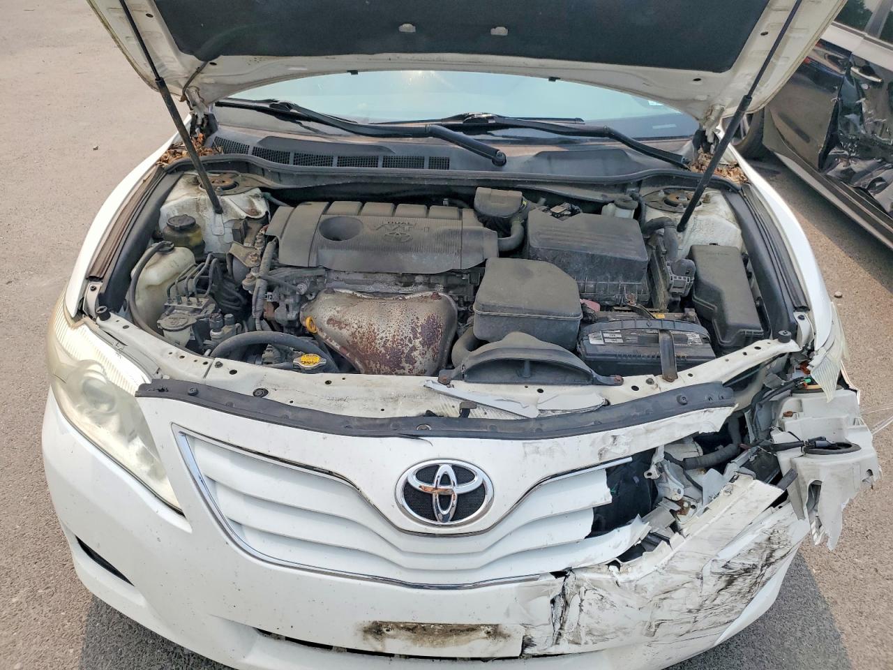 2011 Toyota Camry Le White vin: 4T1BF3EK9BU640198