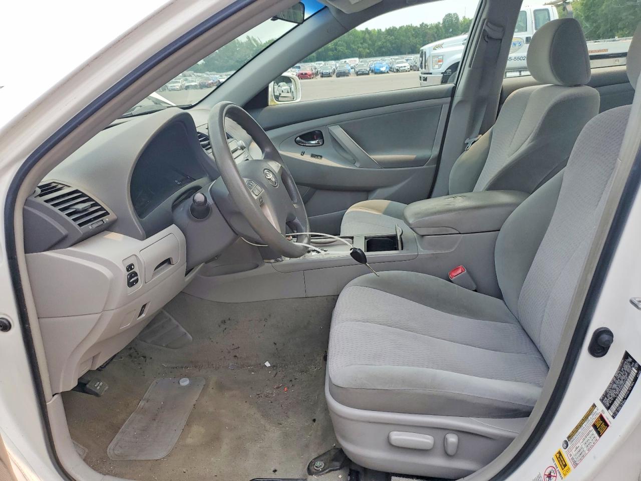 2011 Toyota Camry Le White vin: 4T1BF3EK9BU640198
