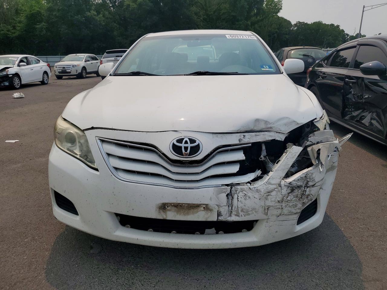 2011 Toyota Camry Le White vin: 4T1BF3EK9BU640198