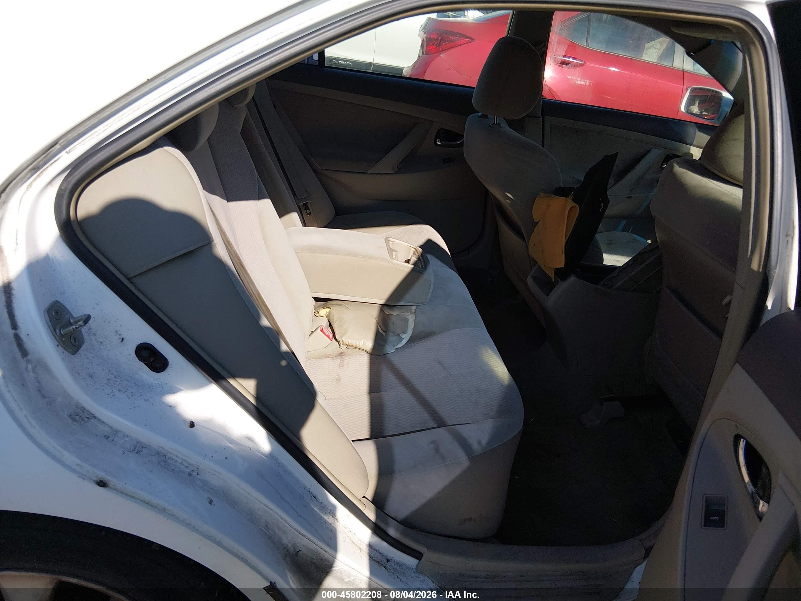 2011 Toyota Camry Le White vin: 4T1BF3EK9BU656790