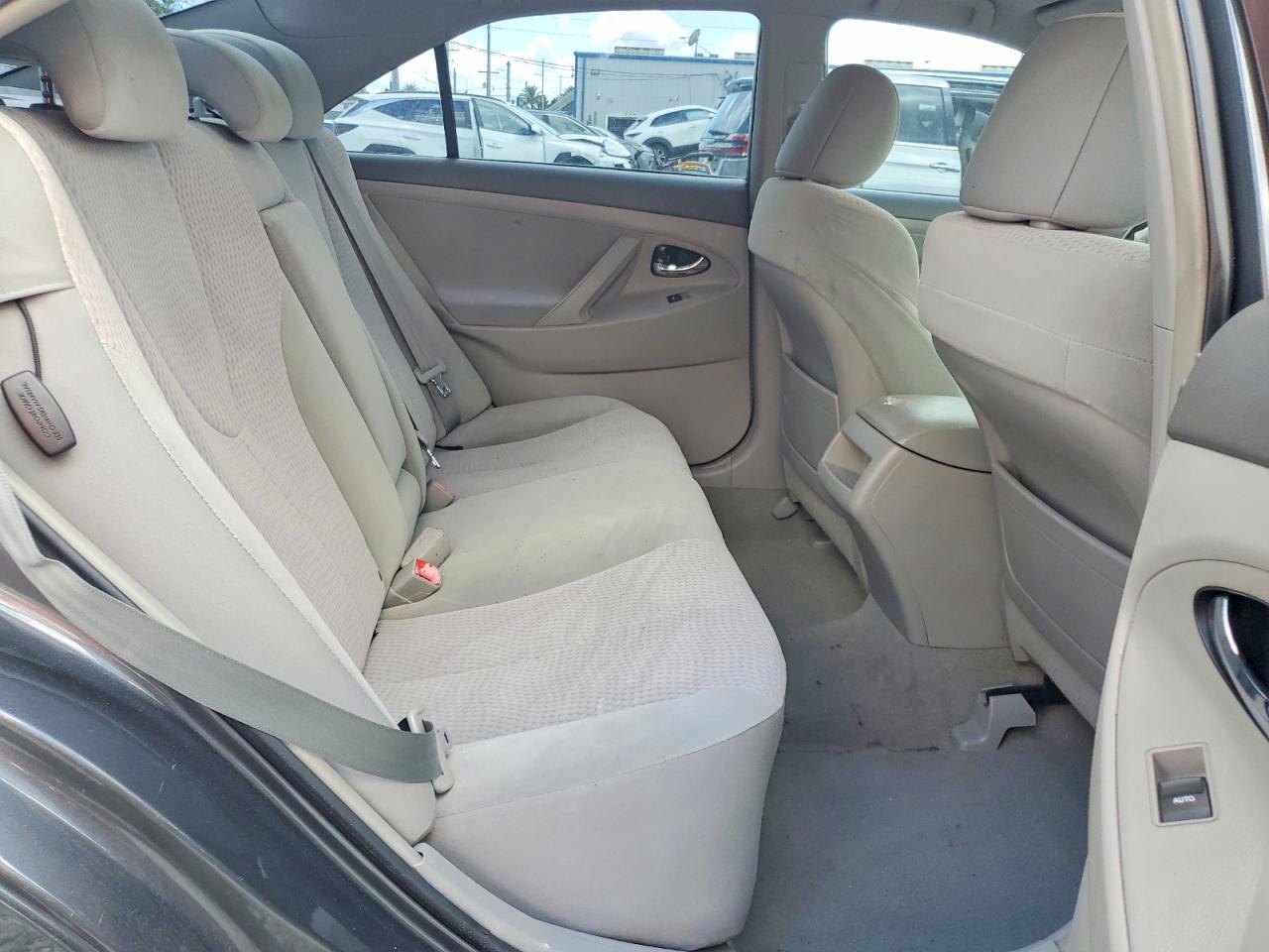 2011 Toyota Camry Le Gray vin: 4T1BF3EK9BU668986