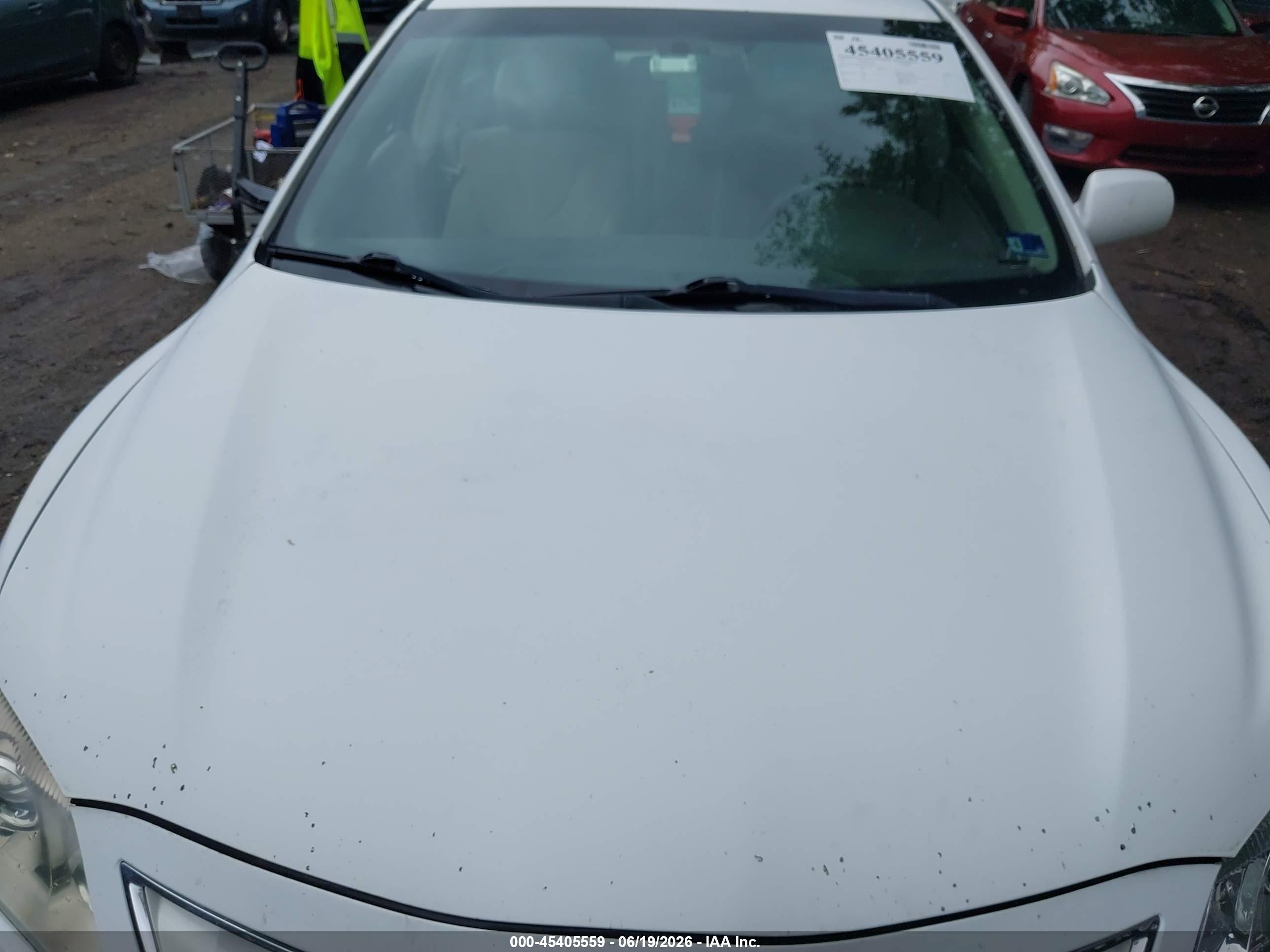 2011 Toyota Camry Le White vin: 4T1BF3EK9BU678112