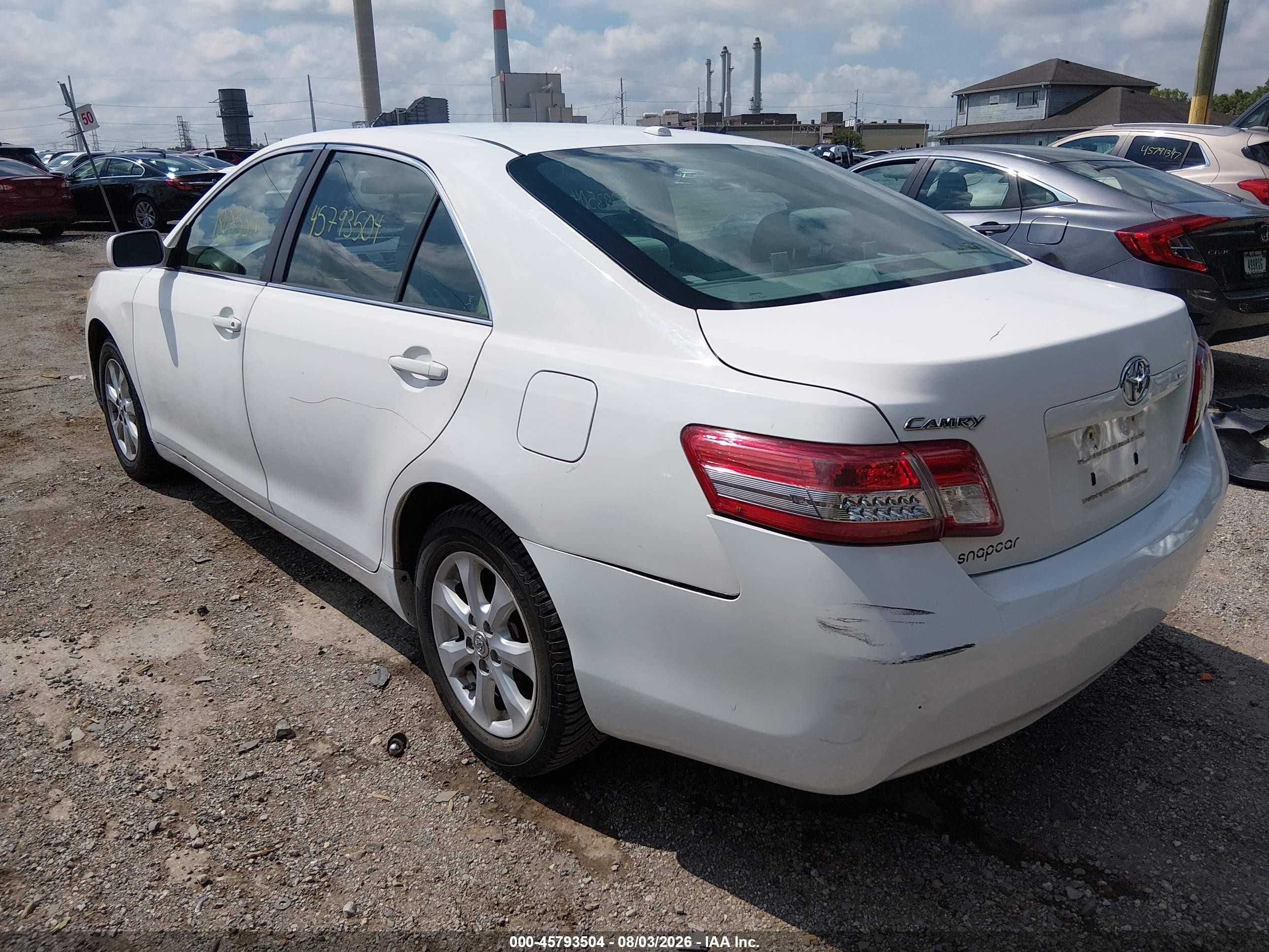 2011 Toyota Camry Le White vin: 4T1BF3EK9BU685173