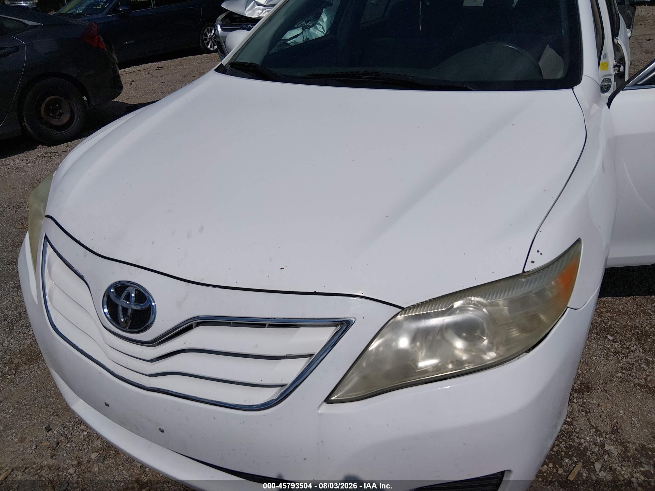 2011 Toyota Camry Le White vin: 4T1BF3EK9BU685173