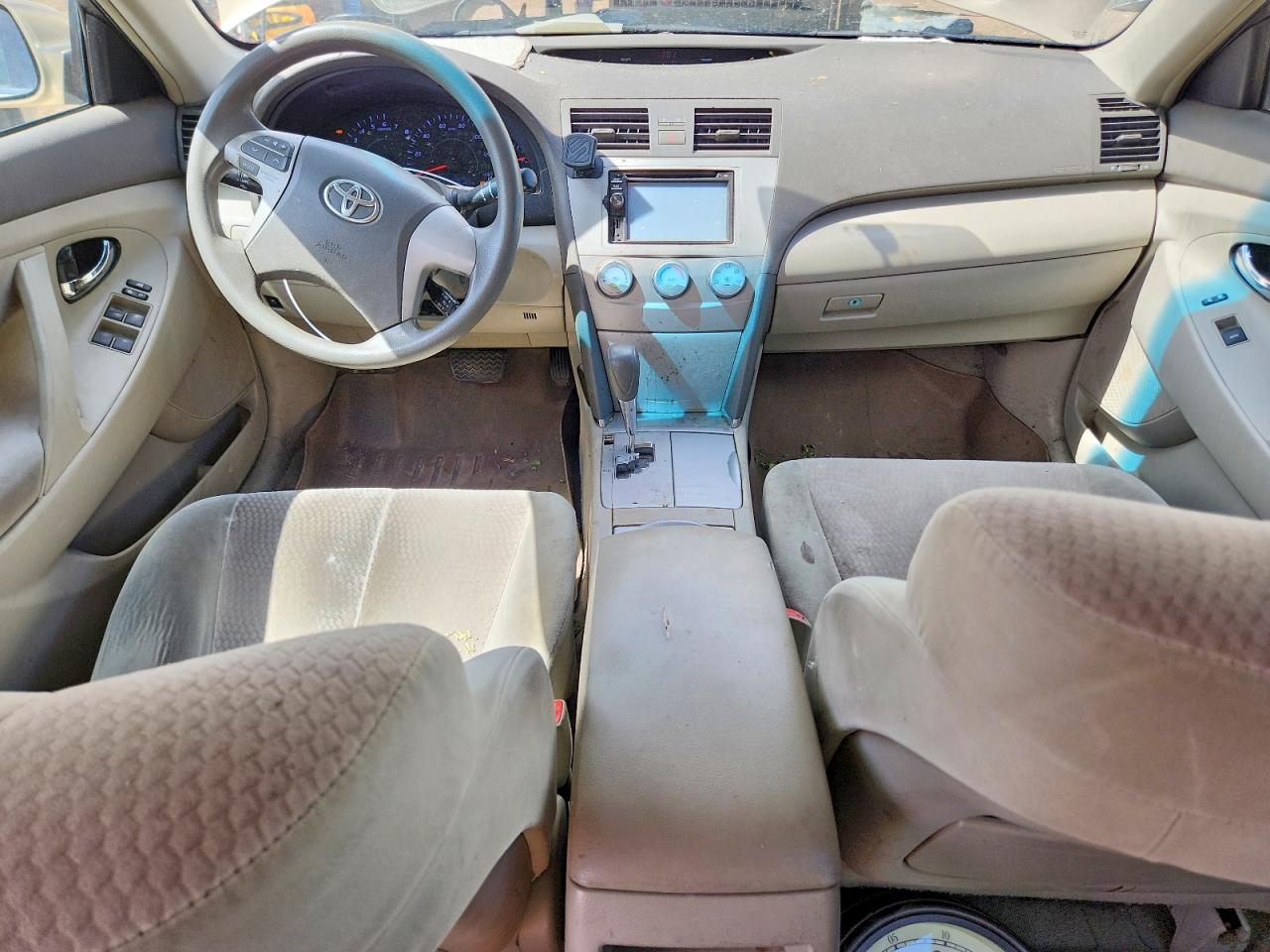 2011 Toyota Camry Le Gold vin: 4T1BF3EK9BU691796