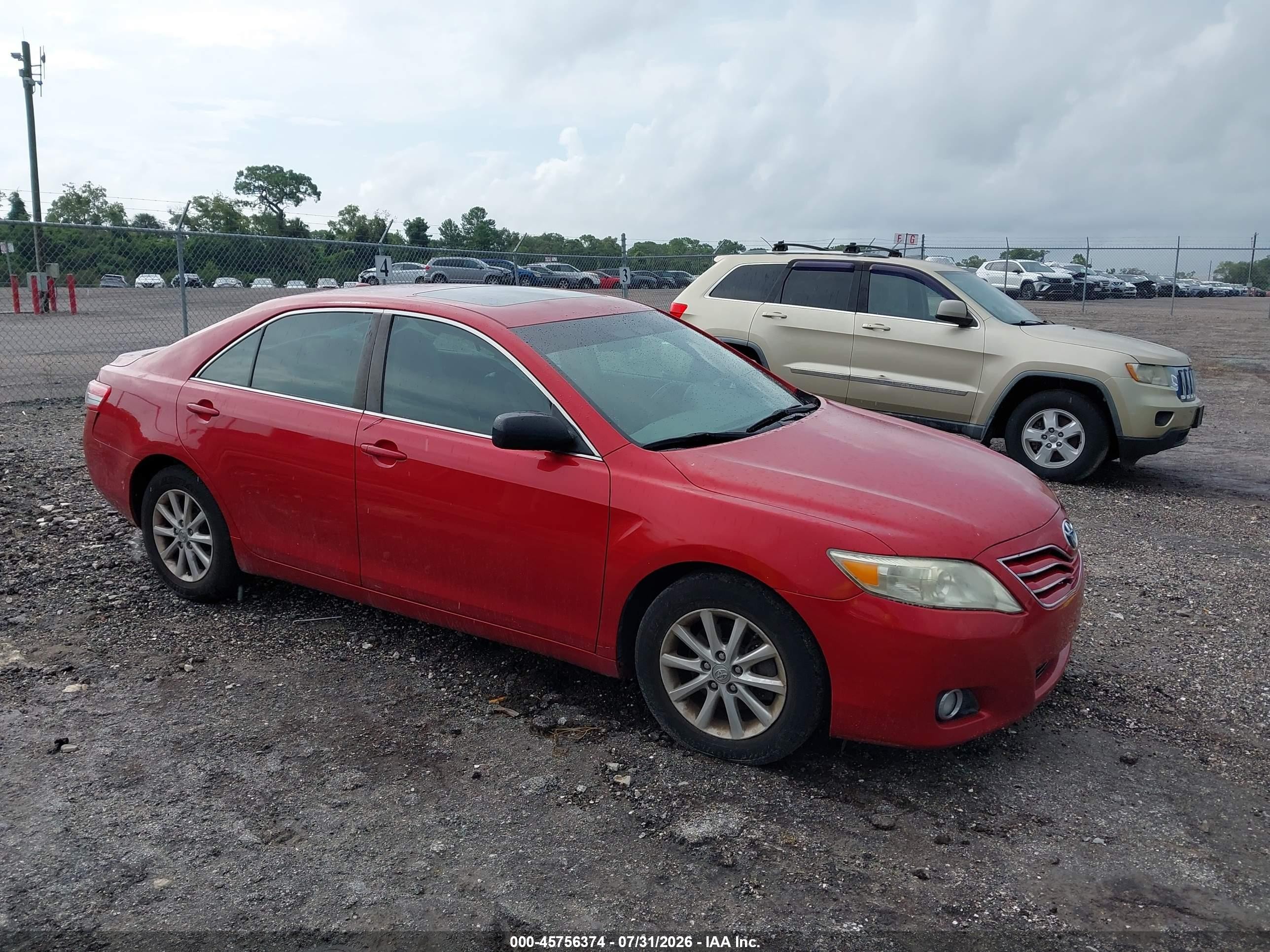2011 Toyota Camry Xle Red vin: 4T1BF3EK9BU697002