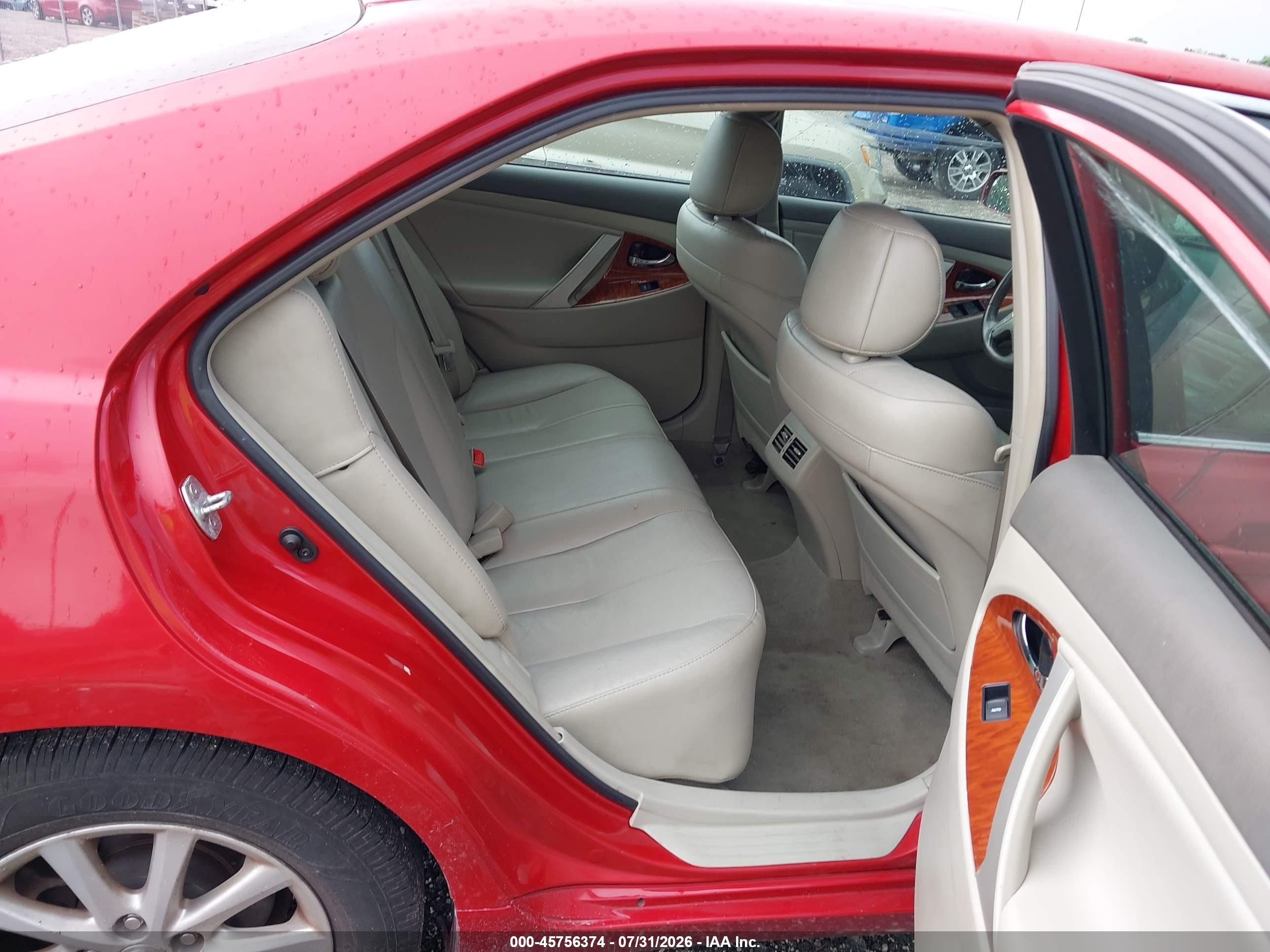 2011 Toyota Camry Xle Red vin: 4T1BF3EK9BU697002