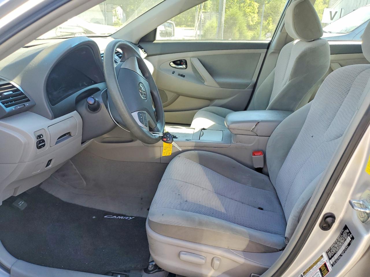 2011 Toyota Camry Le Silver vin: 4T1BF3EK9BU708161