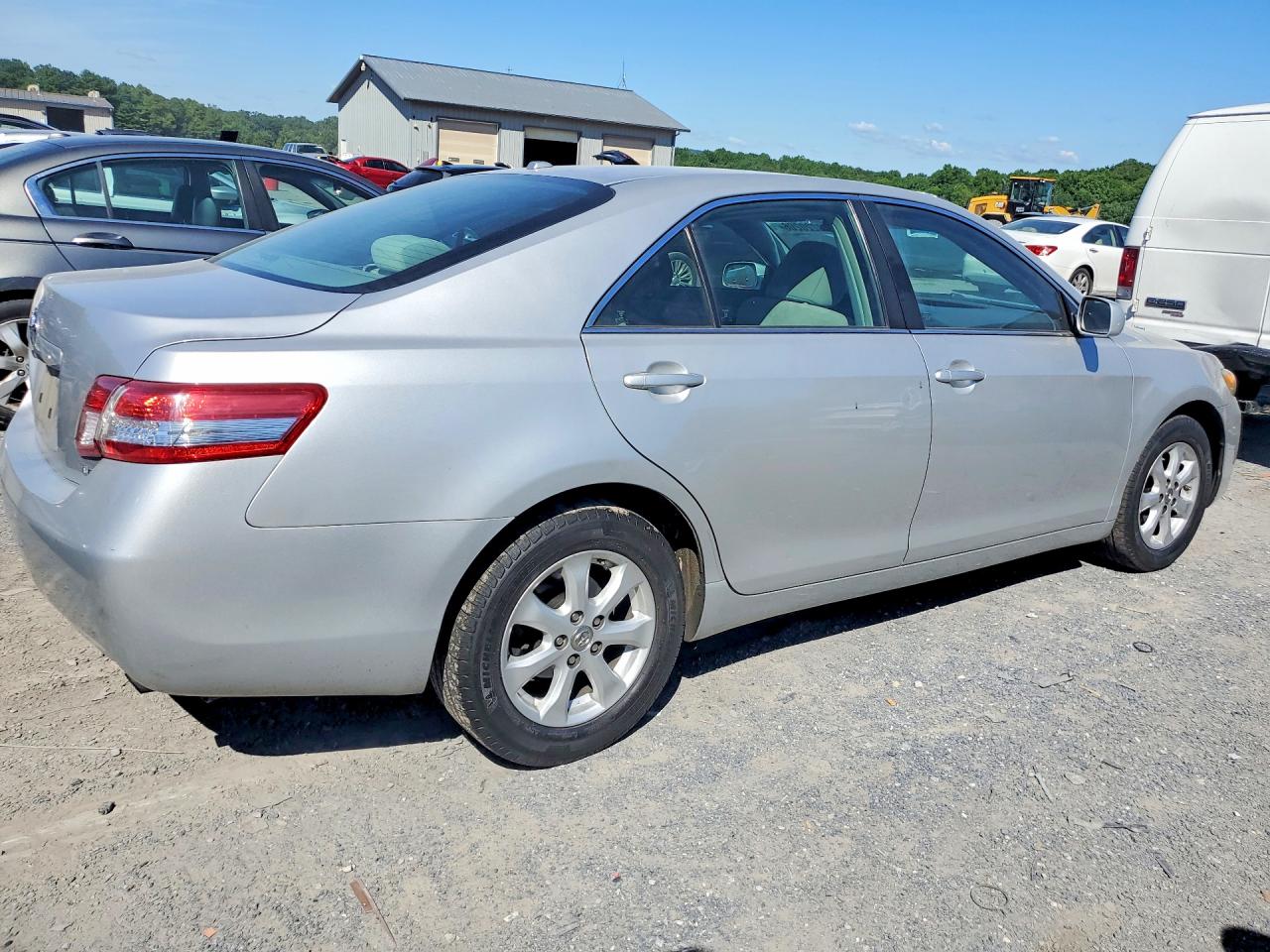 2011 Toyota Camry Le Silver vin: 4T1BF3EK9BU708161