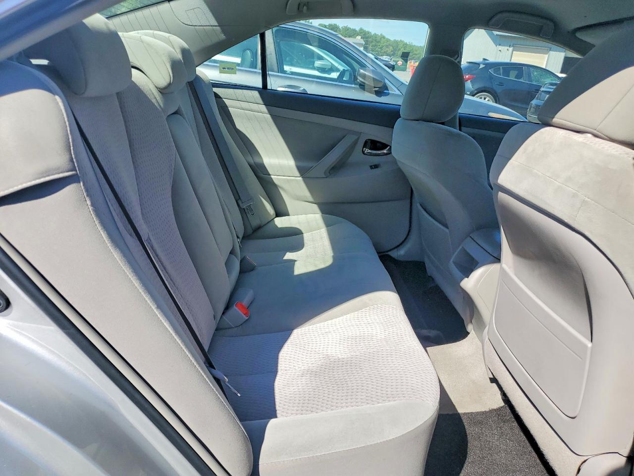 2011 Toyota Camry Le Silver vin: 4T1BF3EK9BU708161