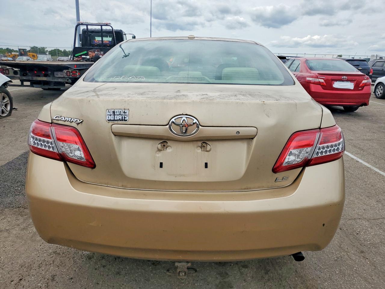 2011 Toyota Camry Le Gold vin: 4T1BF3EK9BU722187