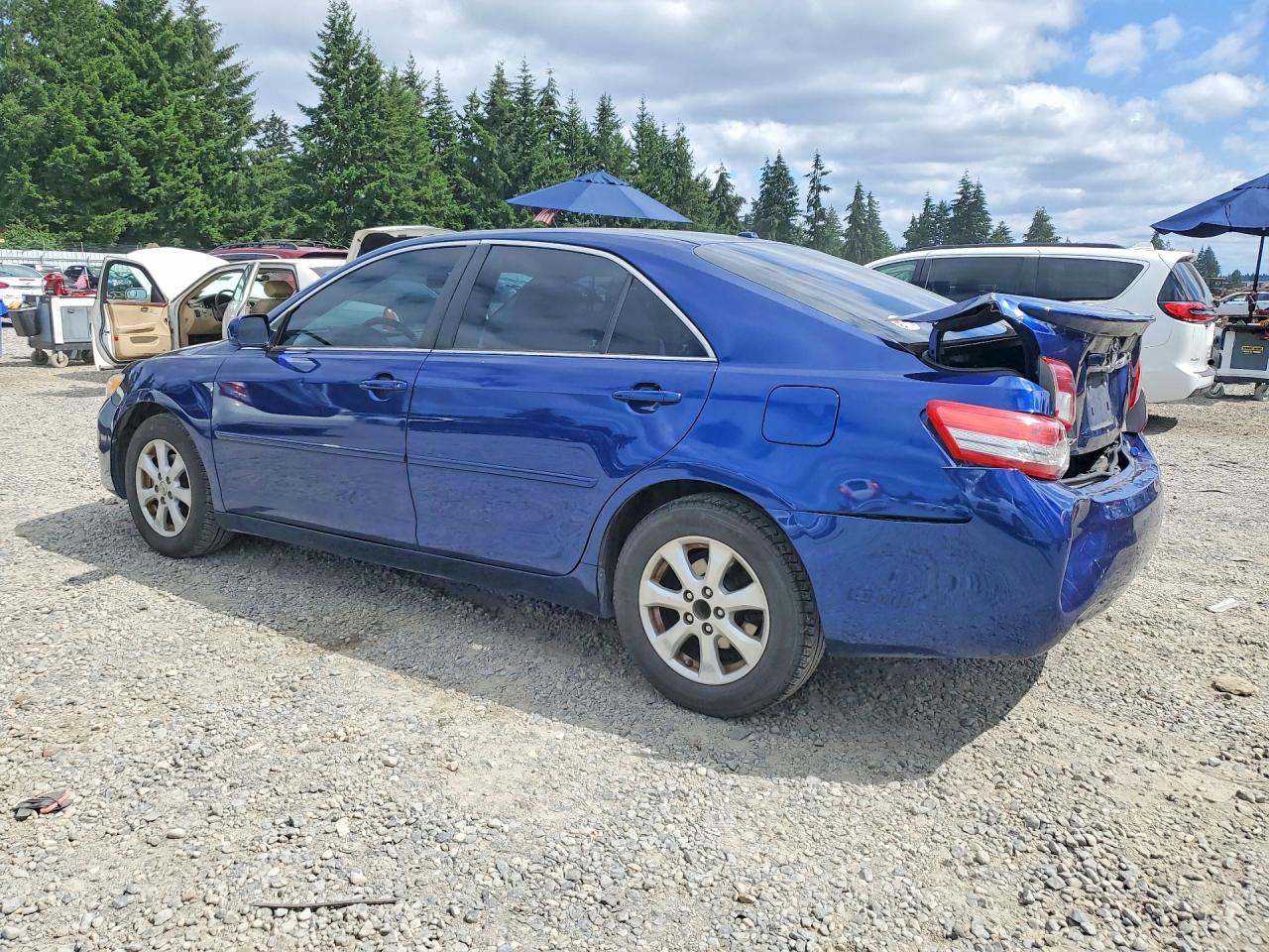 2011 Toyota Camry Le Blue vin: 4T1BF3EK9BU726580