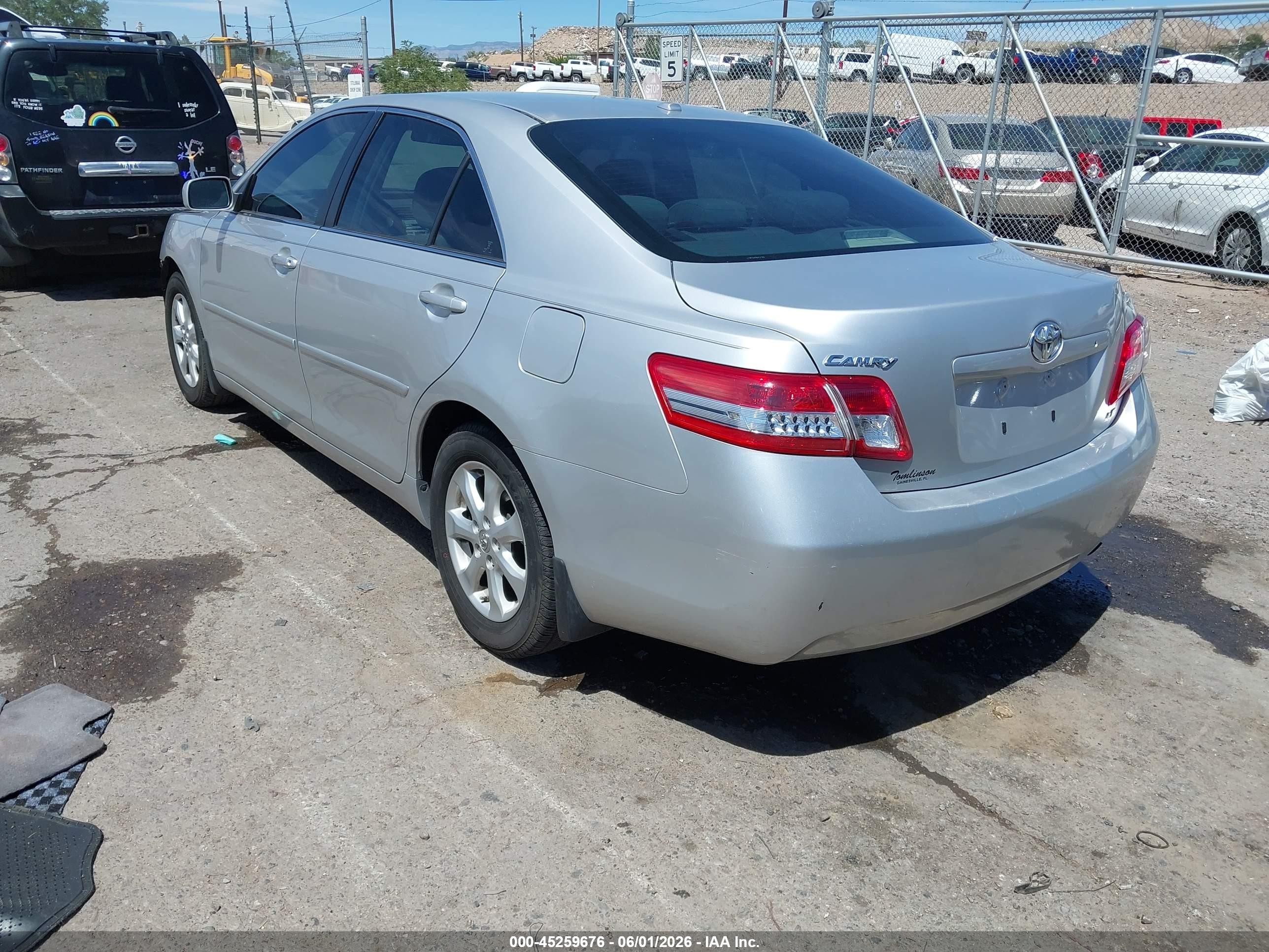 2011 Toyota Camry Le Silver vin: 4T1BF3EK9BU740303