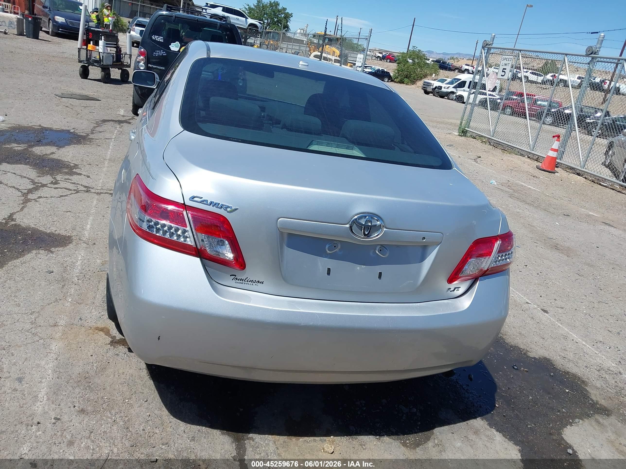 2011 Toyota Camry Le Silver vin: 4T1BF3EK9BU740303