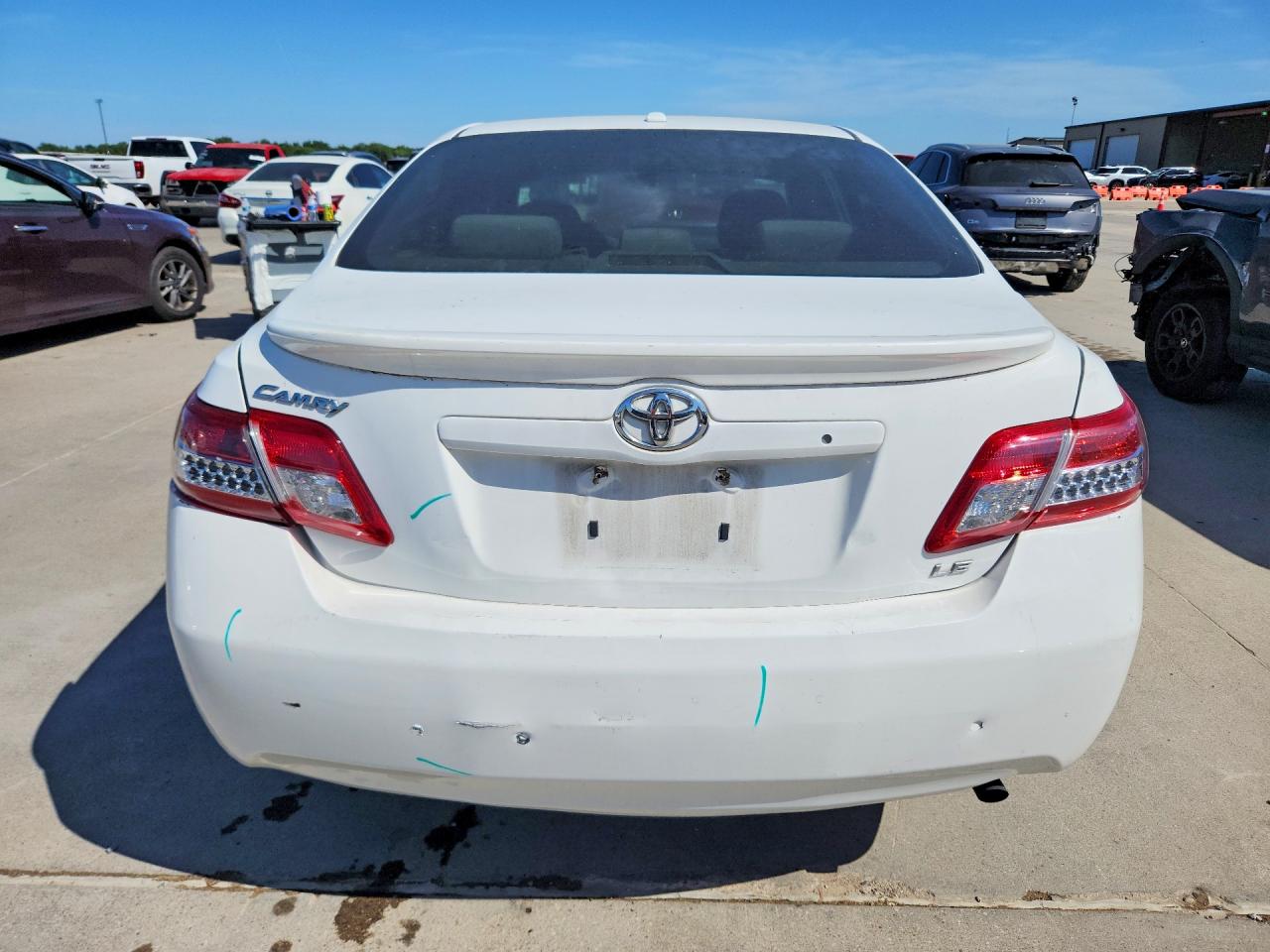 2011 Toyota Camry Le Белый vin: 4T1BF3EK9BU742620