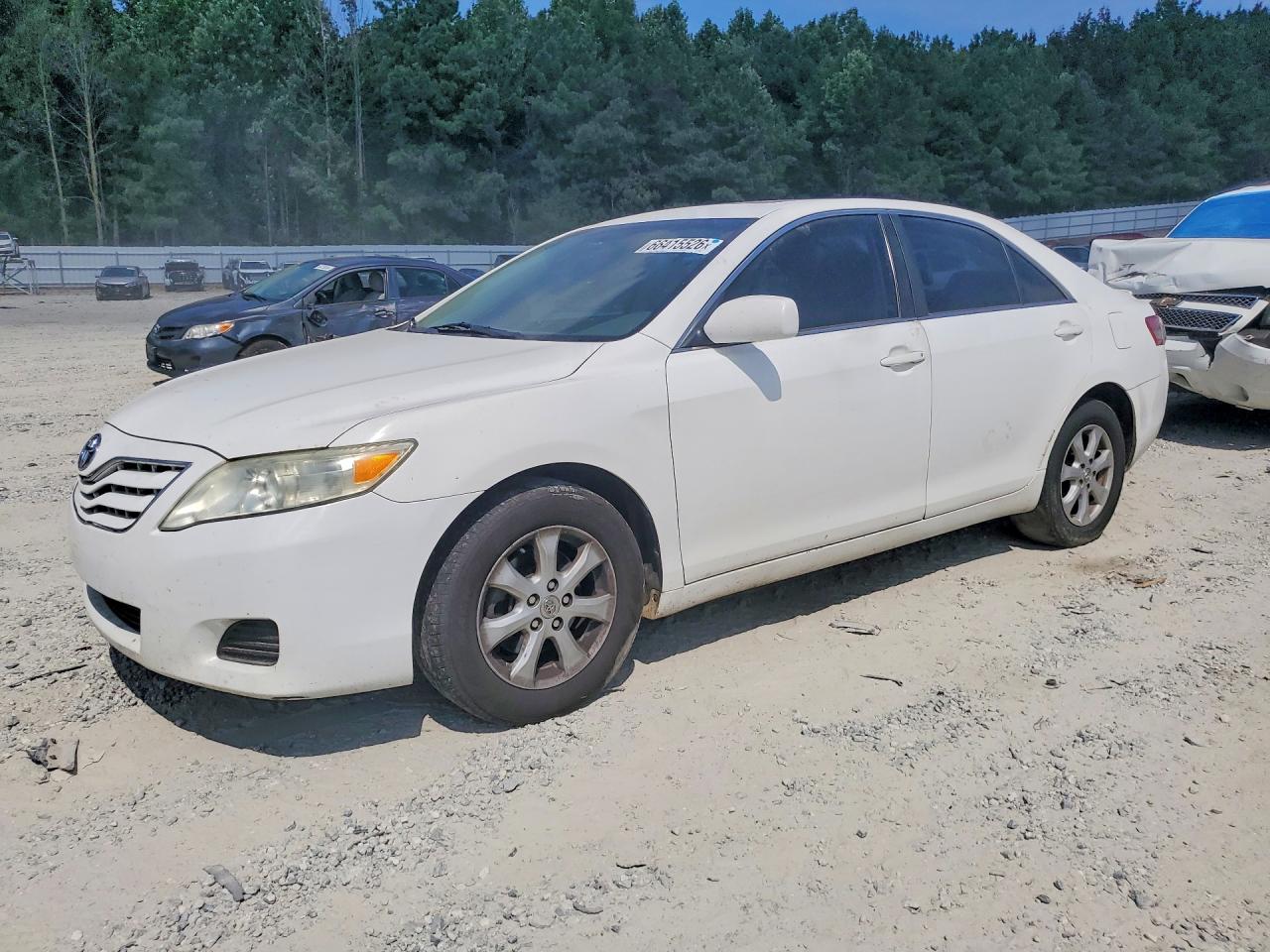 2011 Toyota Camry Le White vin: 4T1BF3EK9BU748269