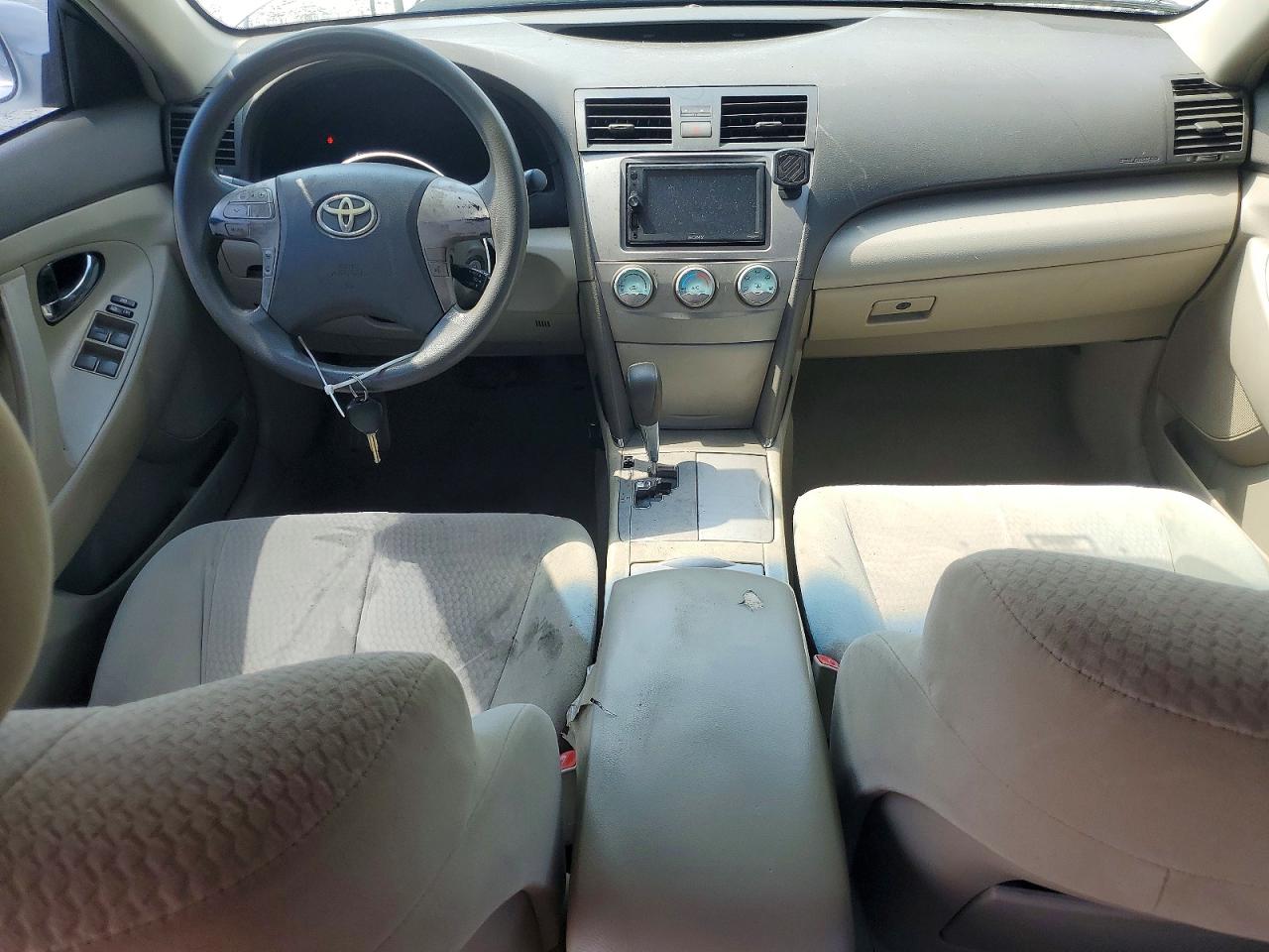 2011 Toyota Camry Le White vin: 4T1BF3EK9BU748269