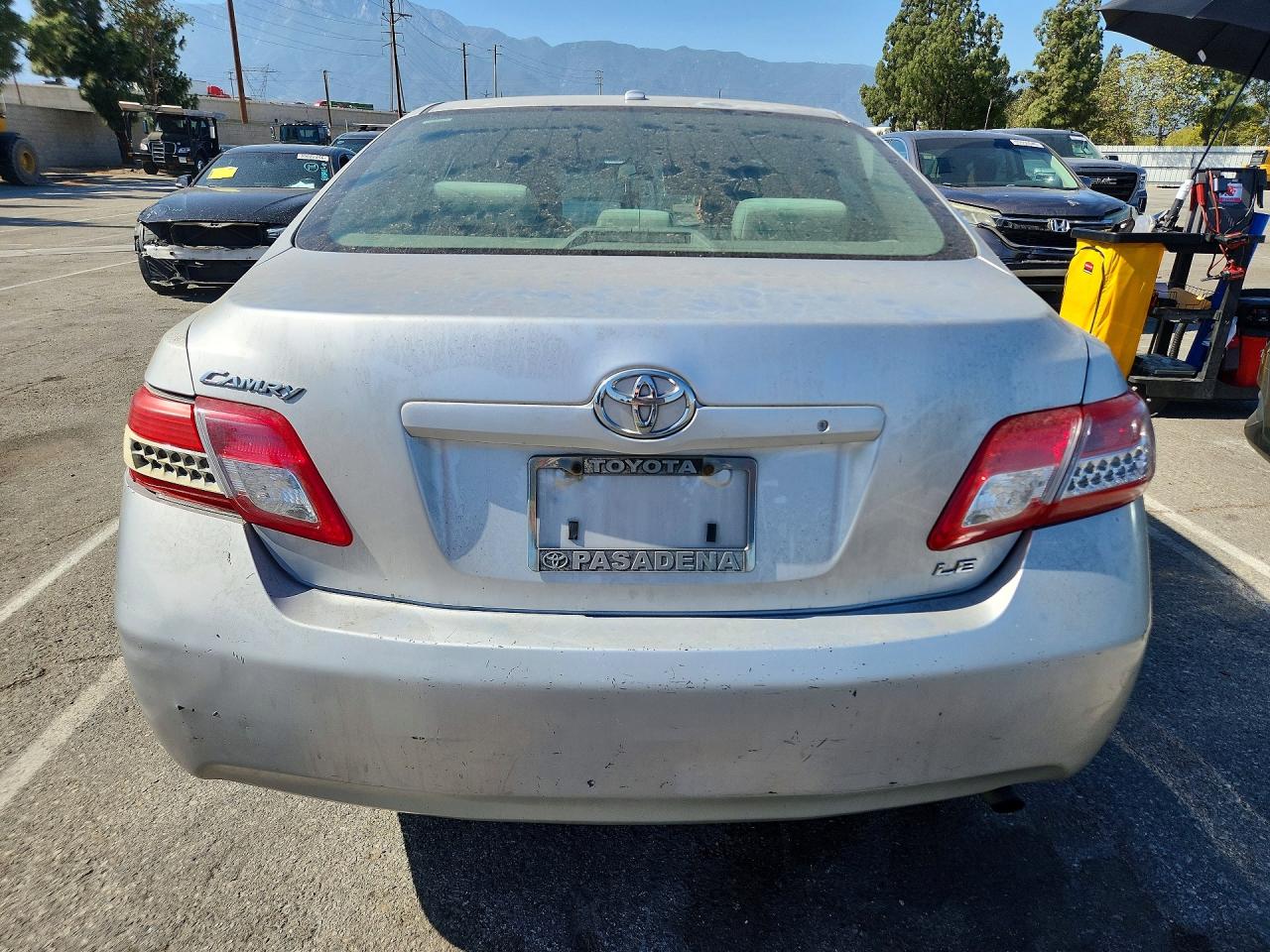 2011 Toyota Camry Le Silver vin: 4T1BF3EK9BU768960