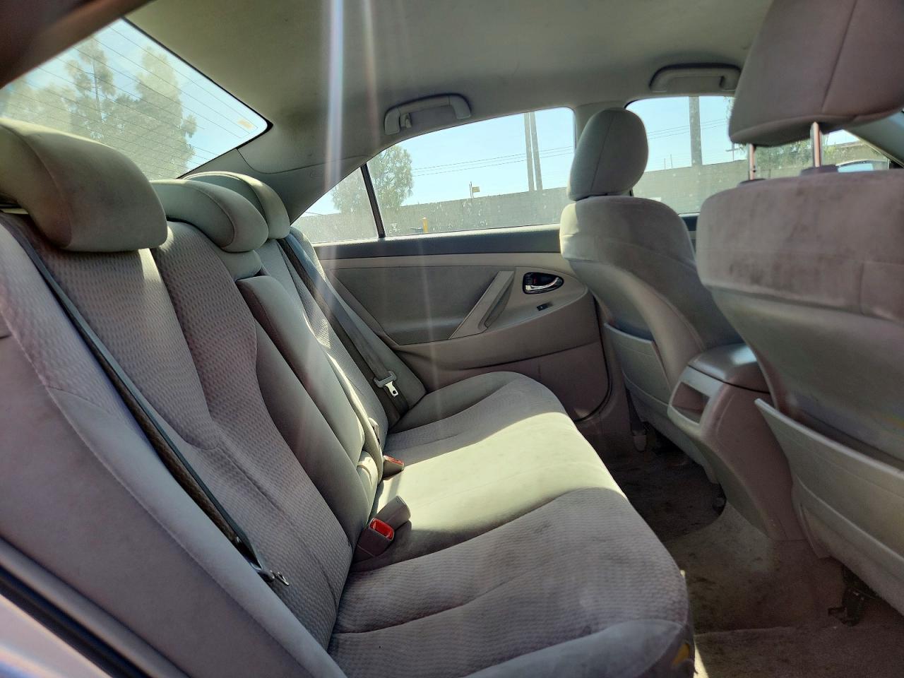 2011 Toyota Camry Le Silver vin: 4T1BF3EK9BU768960