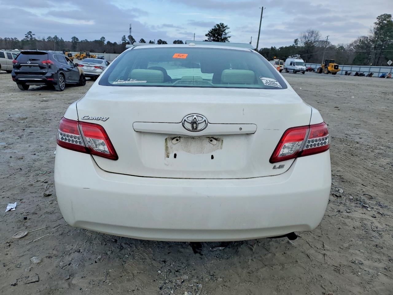 2011 Toyota Camry Base White vin: 4T1BF3EK9BU770238