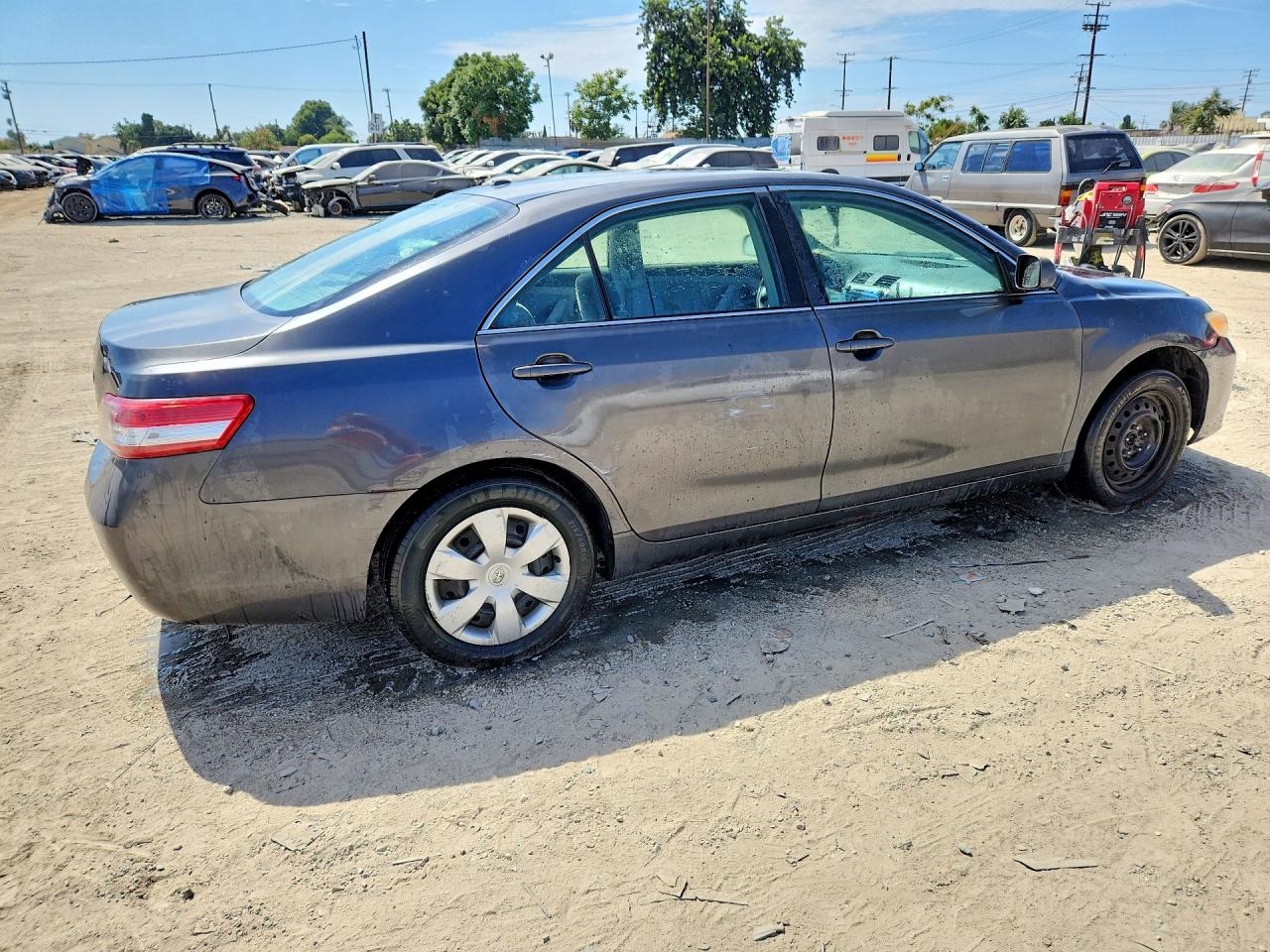 2010 Toyota Camry Le Gray vin: 4T1BF3EKXAU006963