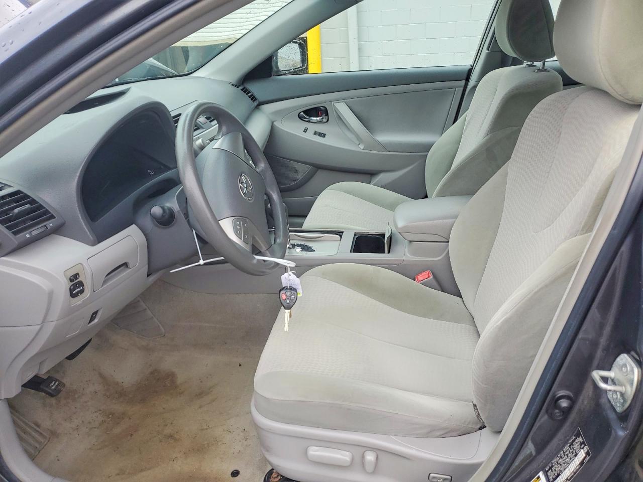 2010 Toyota Camry Le Gray vin: 4T1BF3EKXAU008762