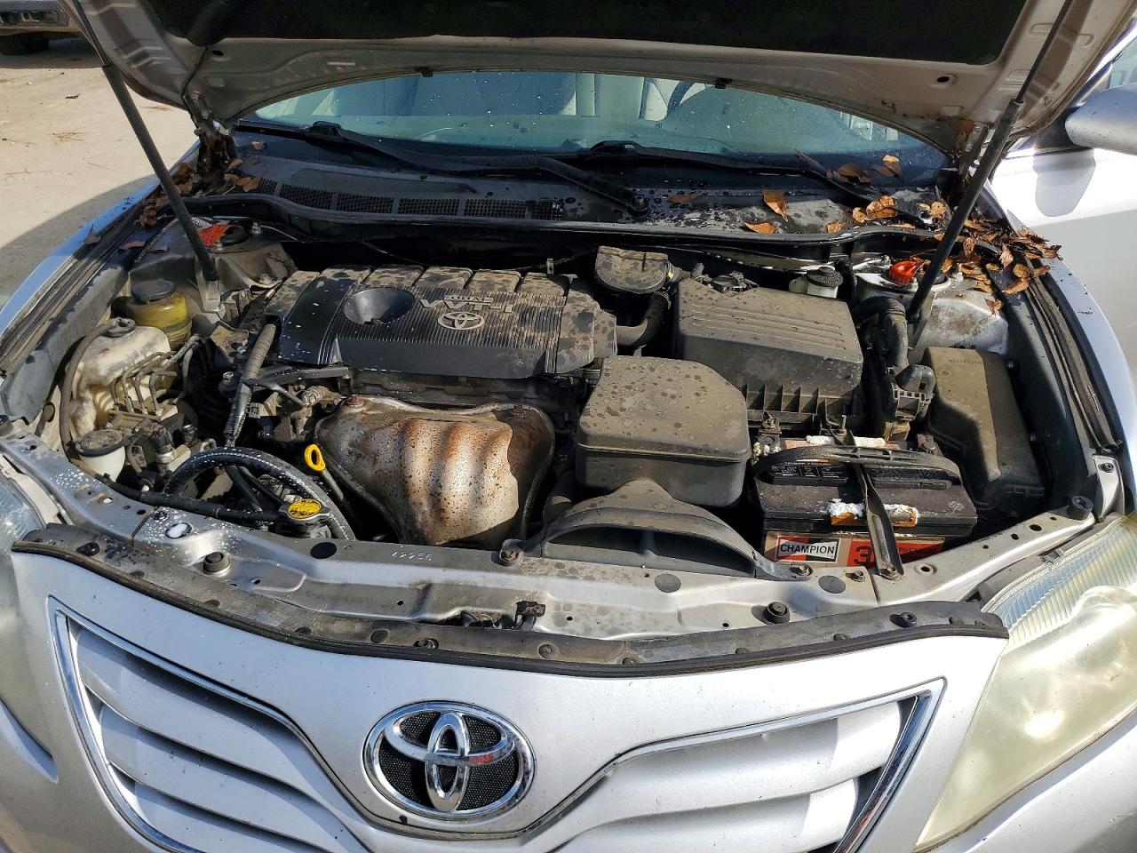 2010 Toyota Camry Le Серебряный vin: 4T1BF3EKXAU009510
