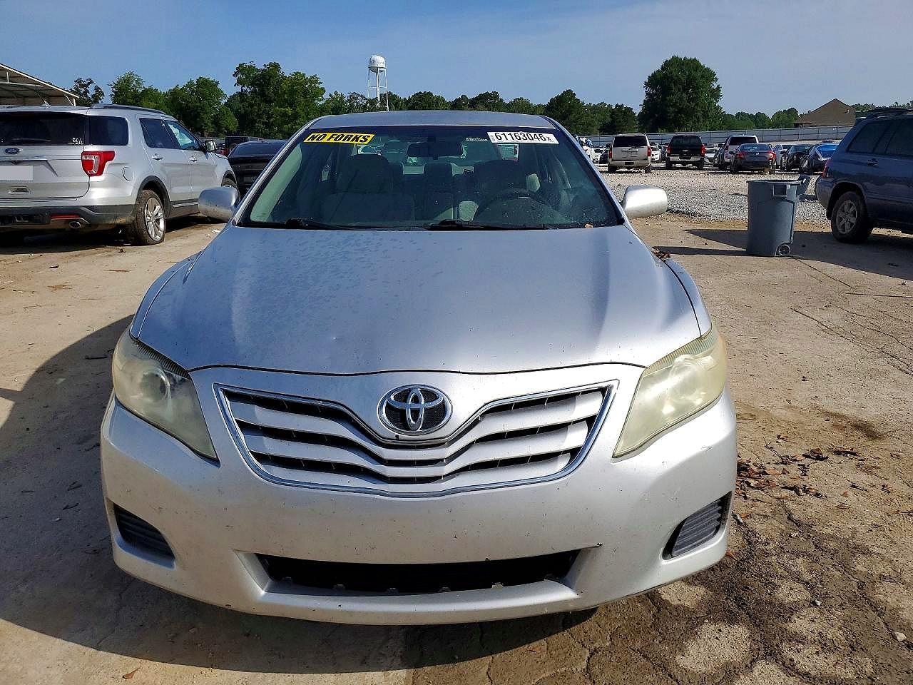 2010 Toyota Camry Le Серебряный vin: 4T1BF3EKXAU009510