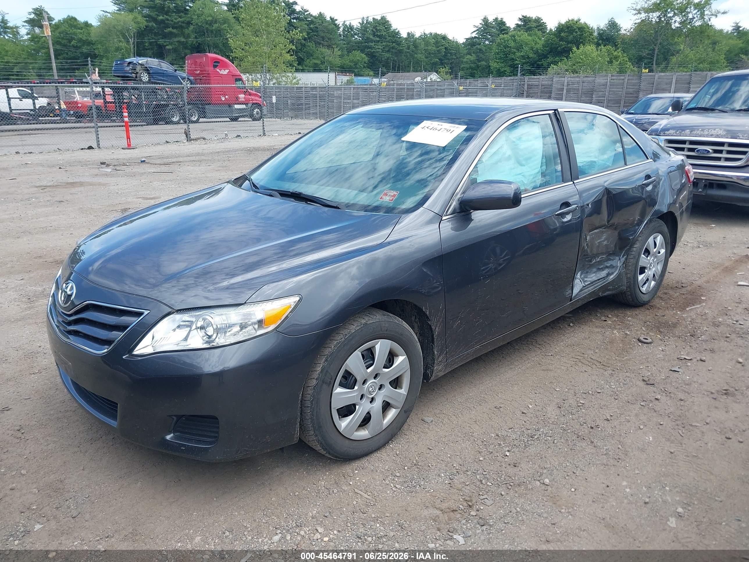 2010 Toyota Camry Le Gray vin: 4T1BF3EKXAU018563