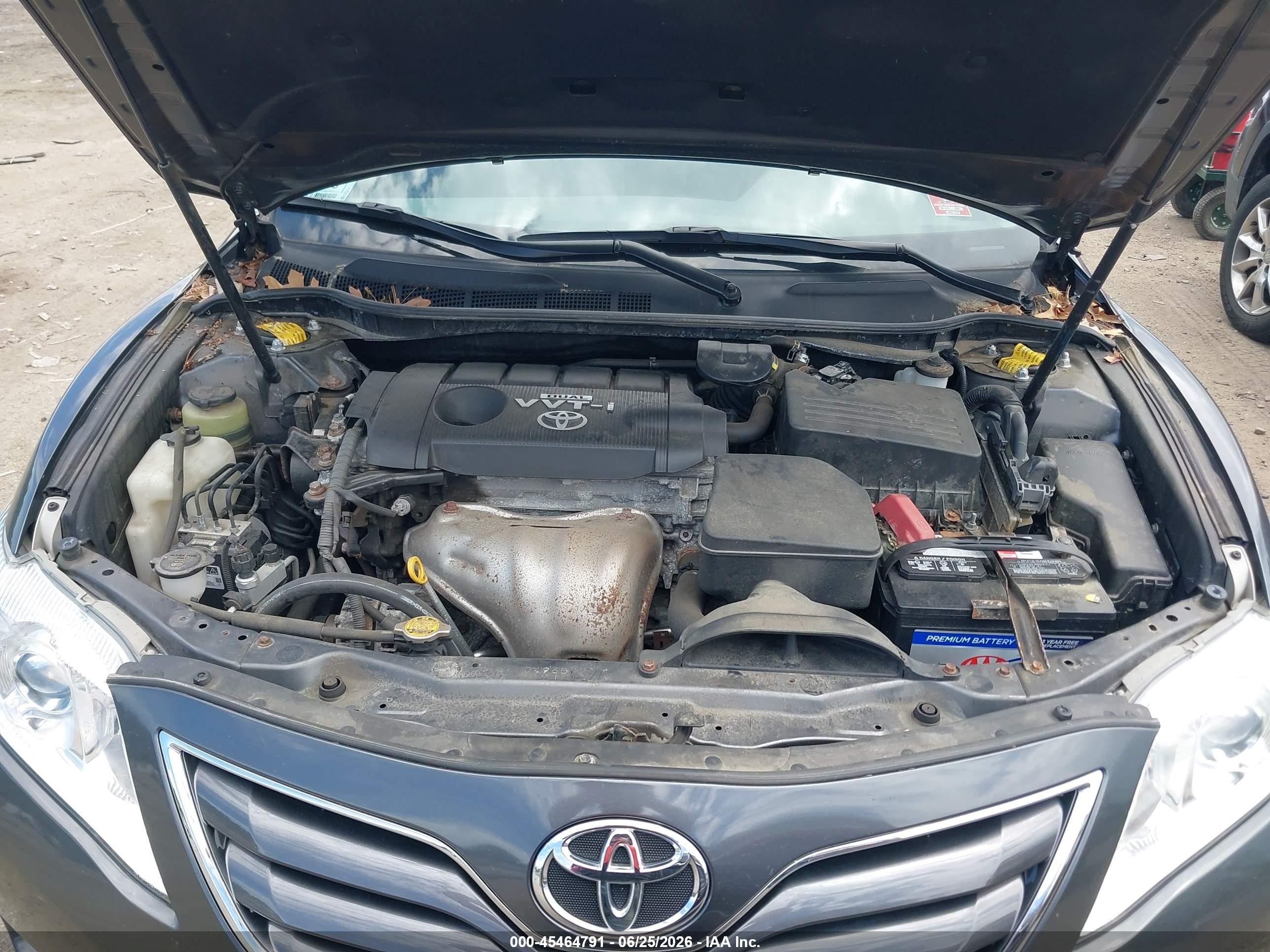 2010 Toyota Camry Le Gray vin: 4T1BF3EKXAU018563