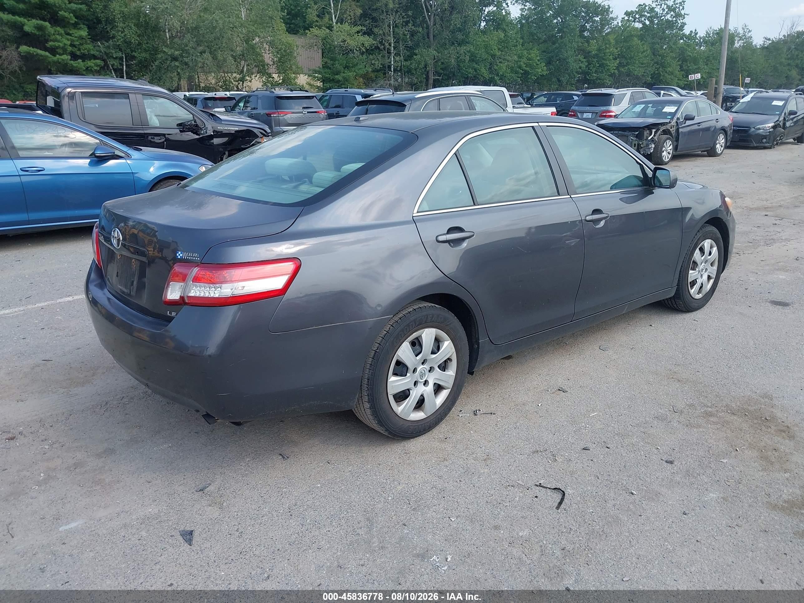 2010 Toyota Camry Le Gray vin: 4T1BF3EKXAU019647