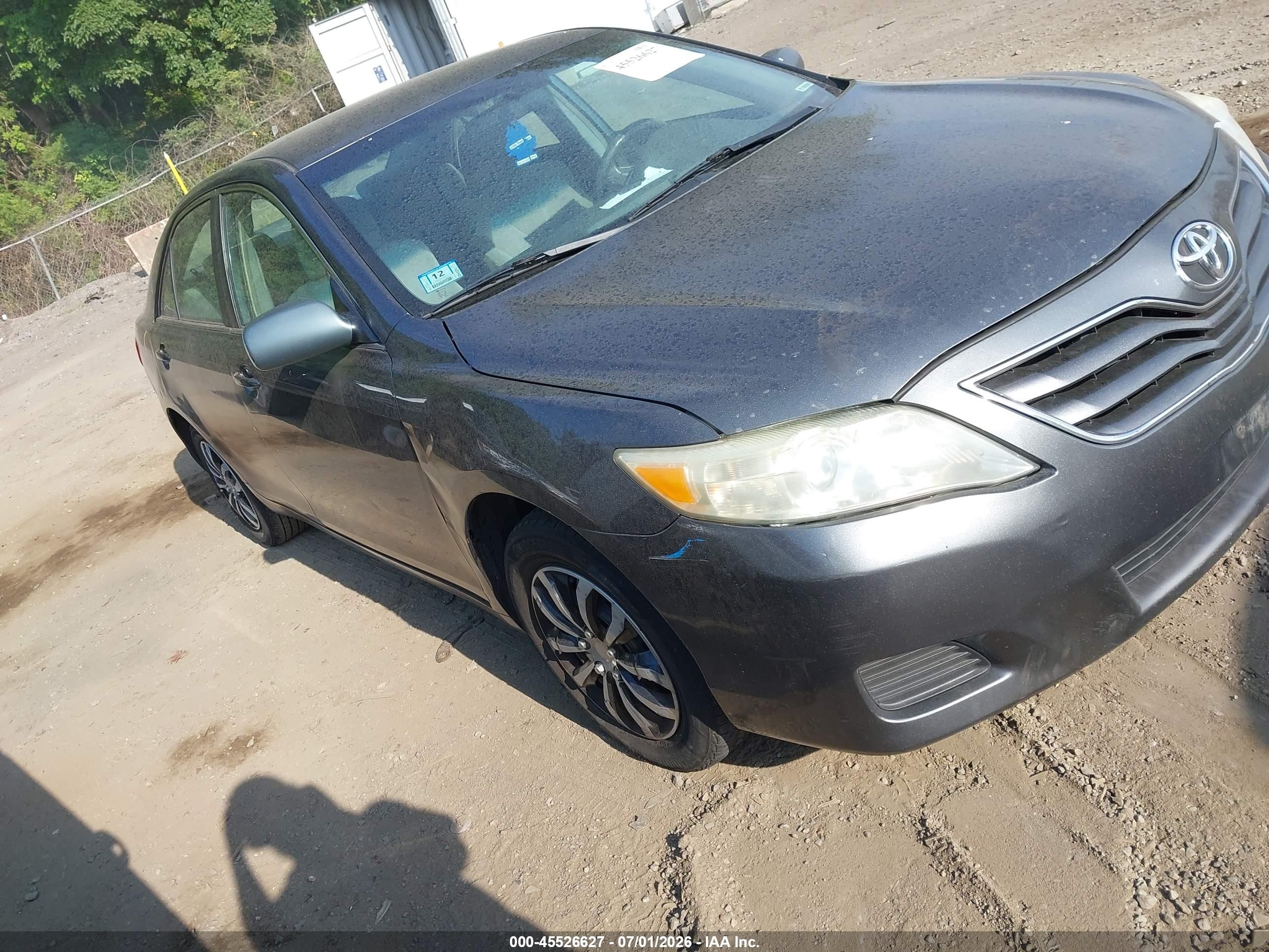 2010 Toyota Camry Le Gray vin: 4T1BF3EKXAU028848