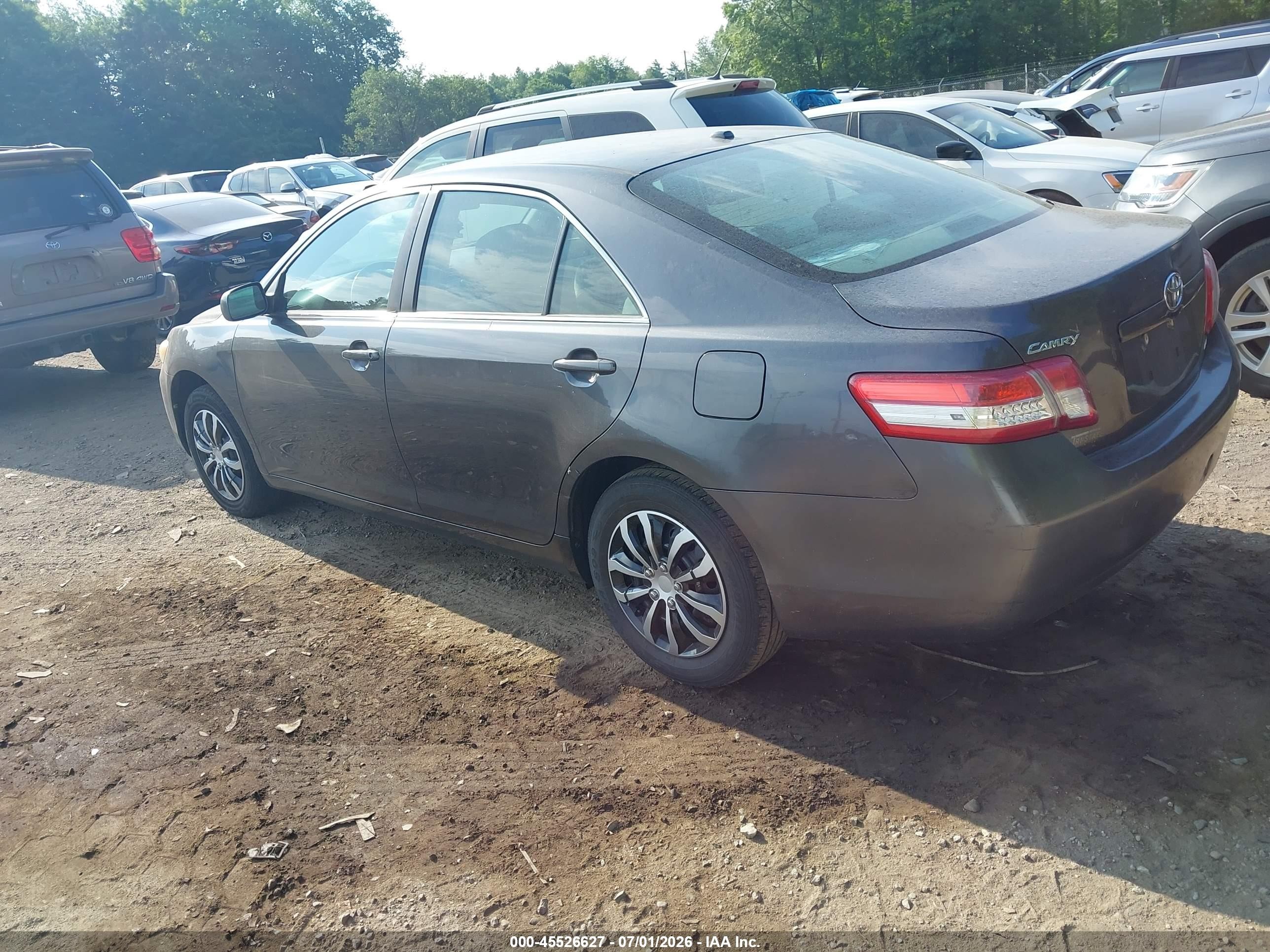 2010 Toyota Camry Le Gray vin: 4T1BF3EKXAU028848