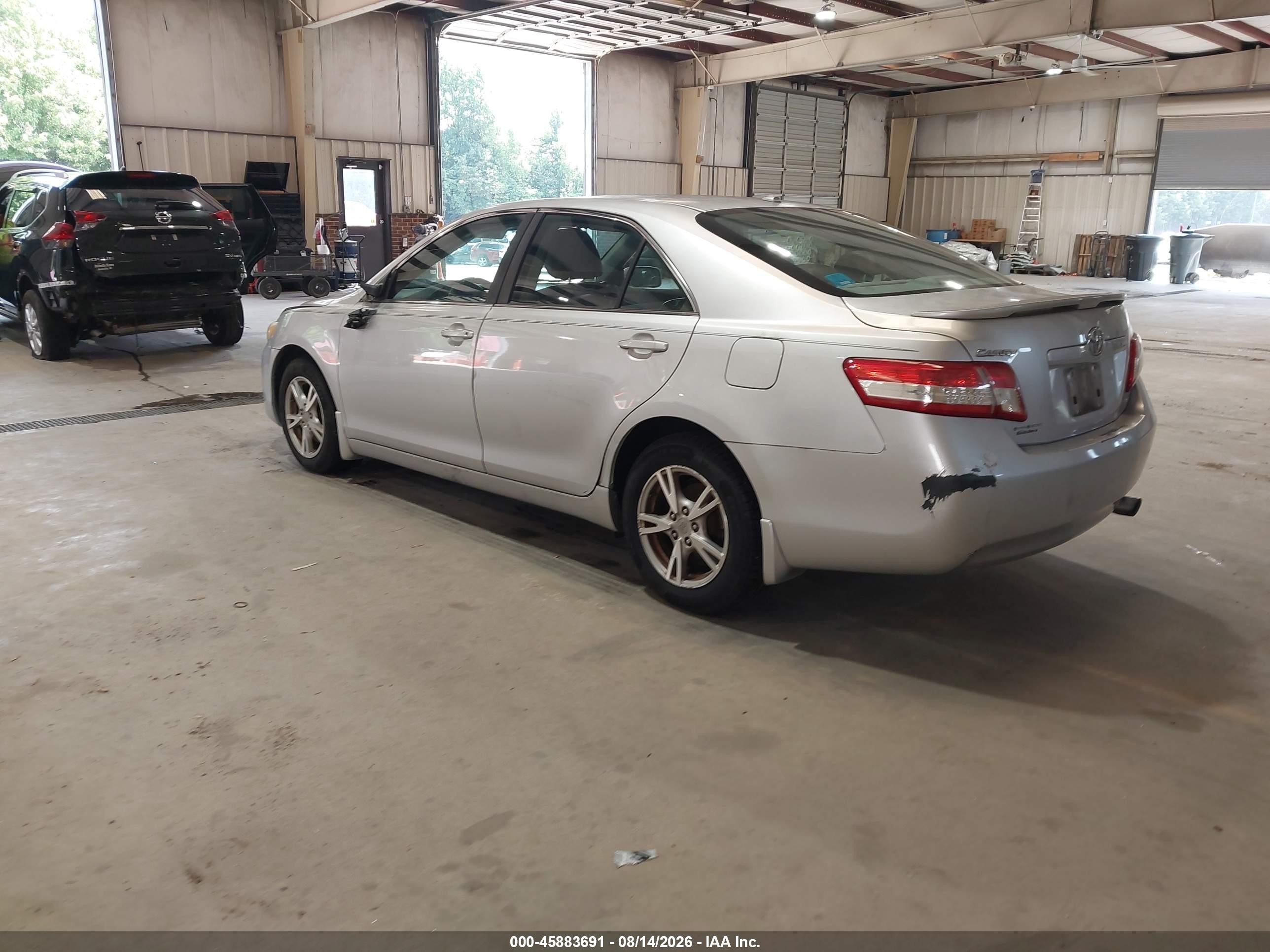 2010 Toyota Camry Le Silver vin: 4T1BF3EKXAU047951