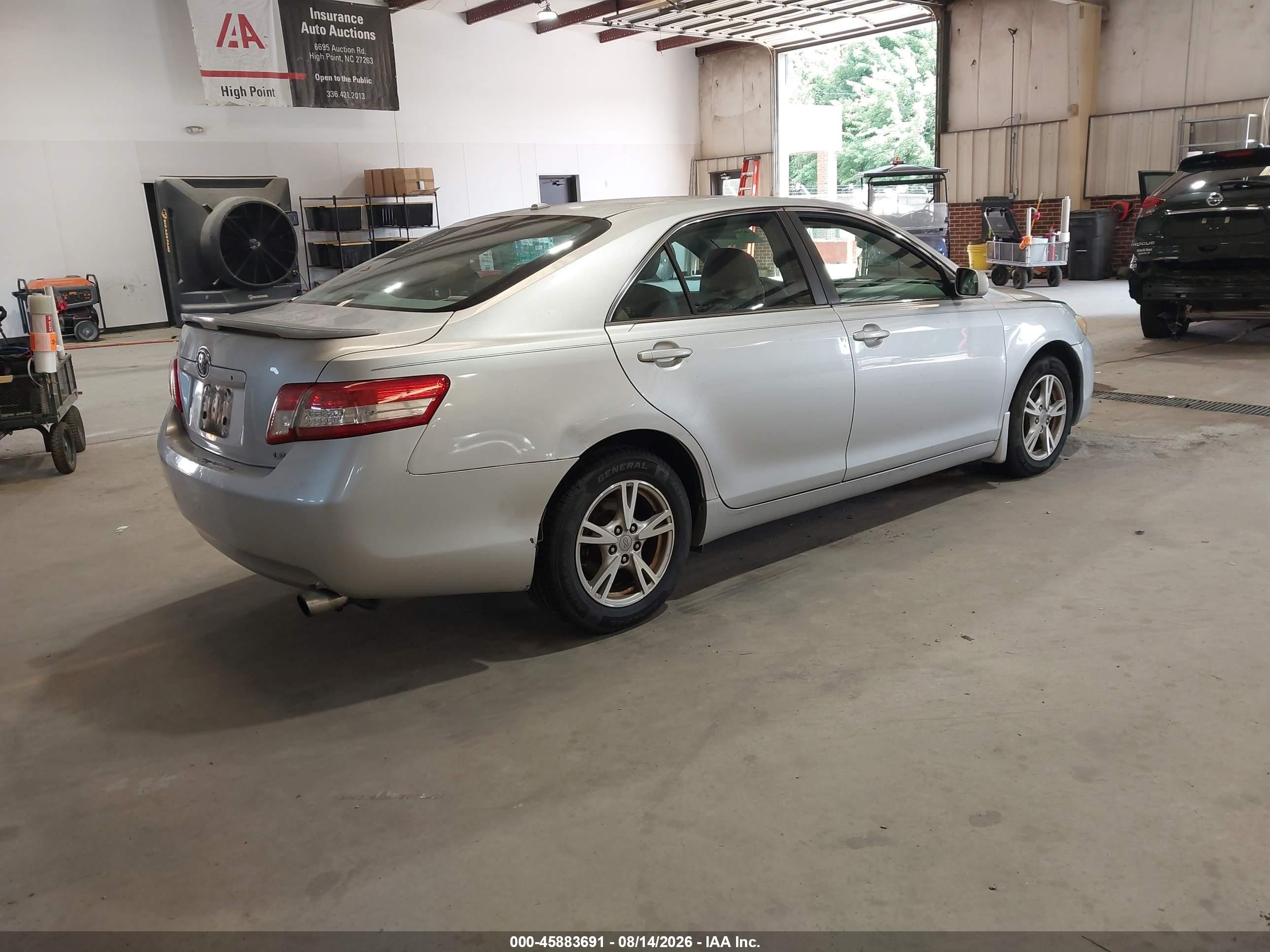 2010 Toyota Camry Le Silver vin: 4T1BF3EKXAU047951