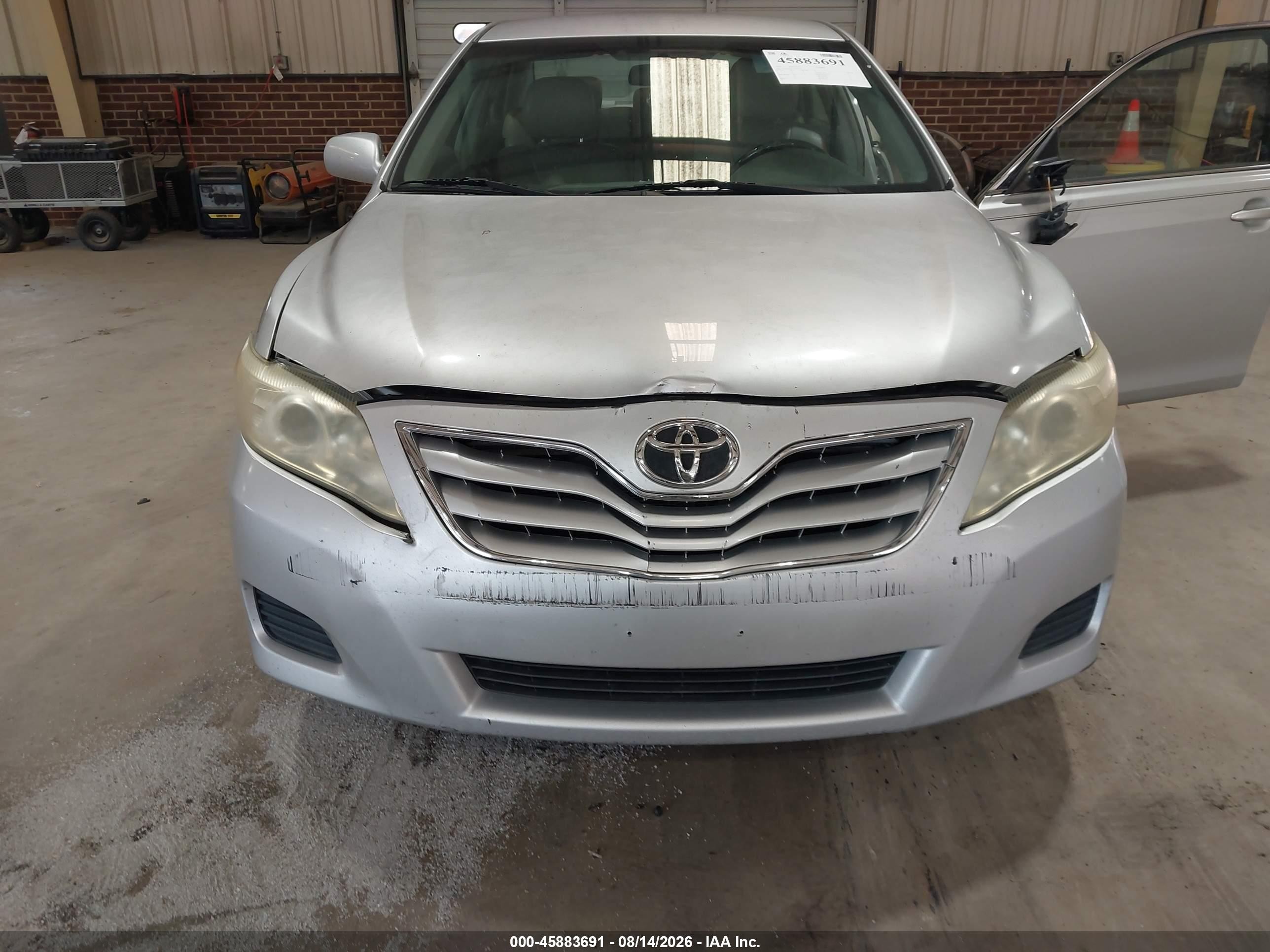 2010 Toyota Camry Le Silver vin: 4T1BF3EKXAU047951
