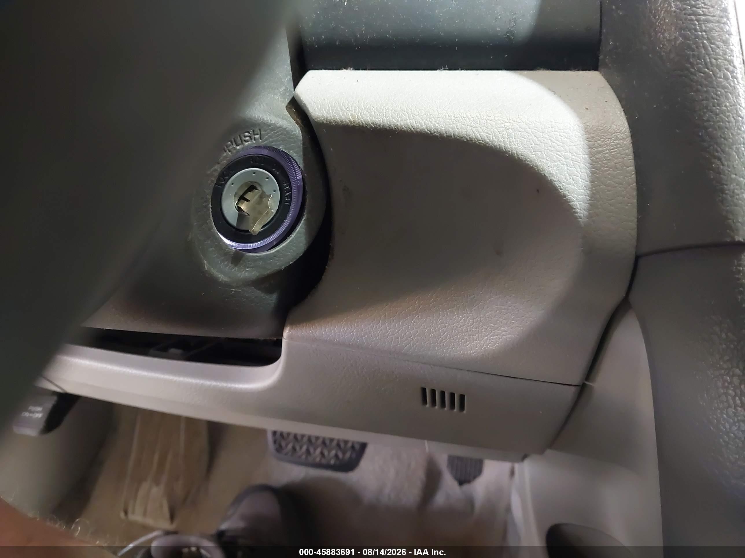 2010 Toyota Camry Le Silver vin: 4T1BF3EKXAU047951