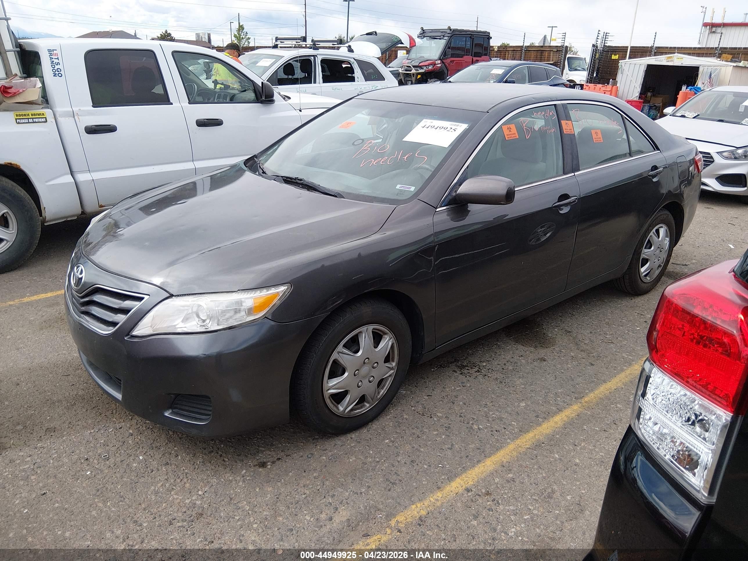 2010 Toyota Camry Le Gray vin: 4T1BF3EKXAU049540