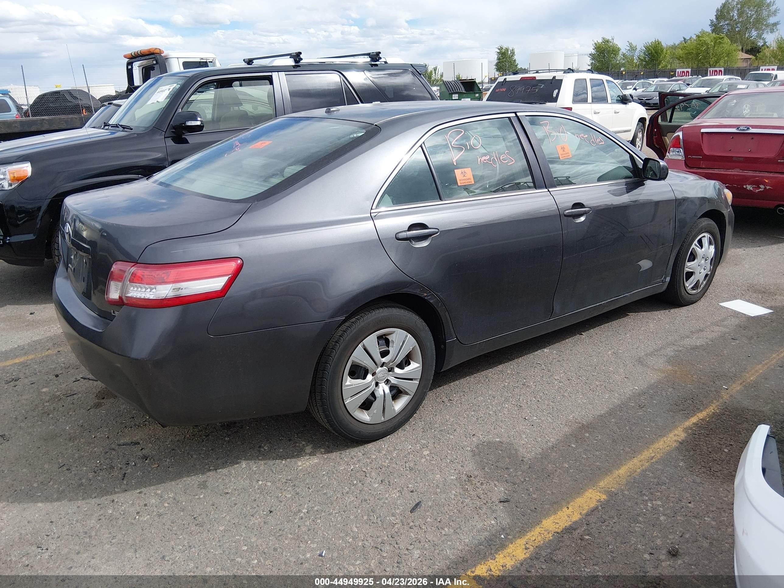 2010 Toyota Camry Le Gray vin: 4T1BF3EKXAU049540