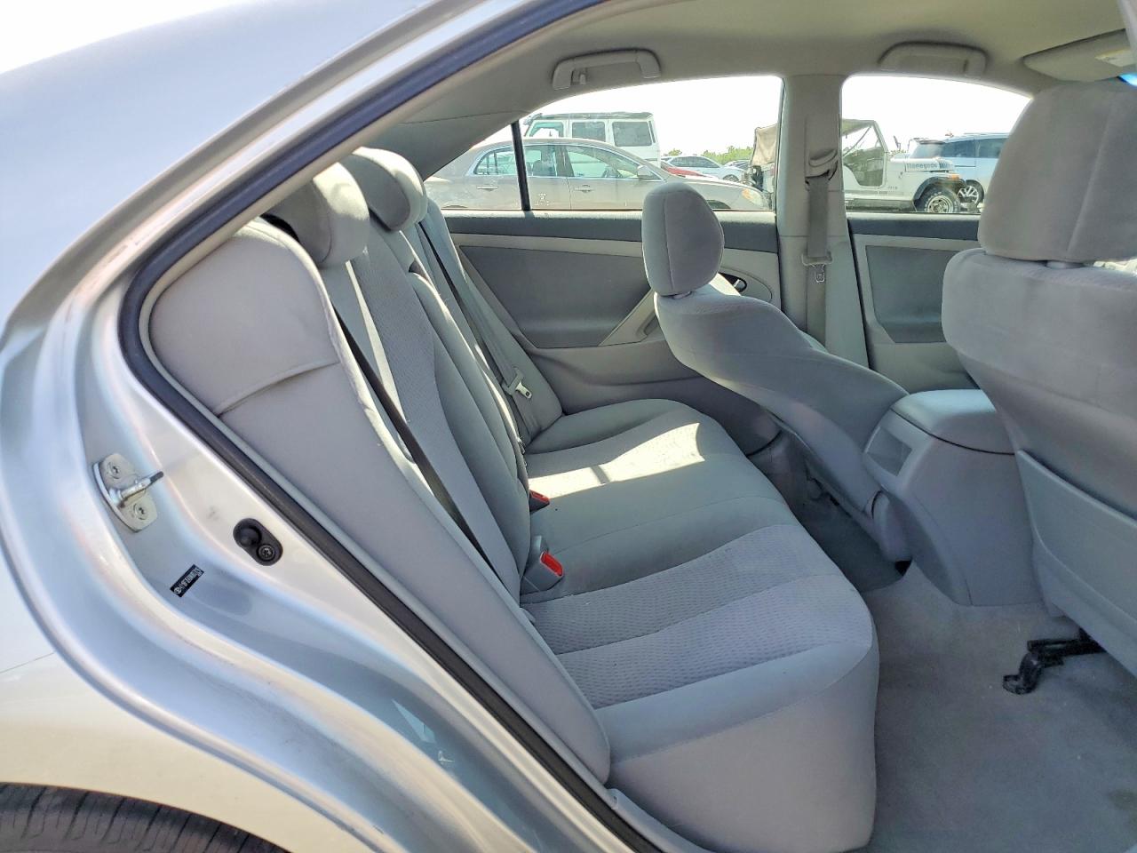 2010 Toyota Camry Le Silver vin: 4T1BF3EKXAU053216