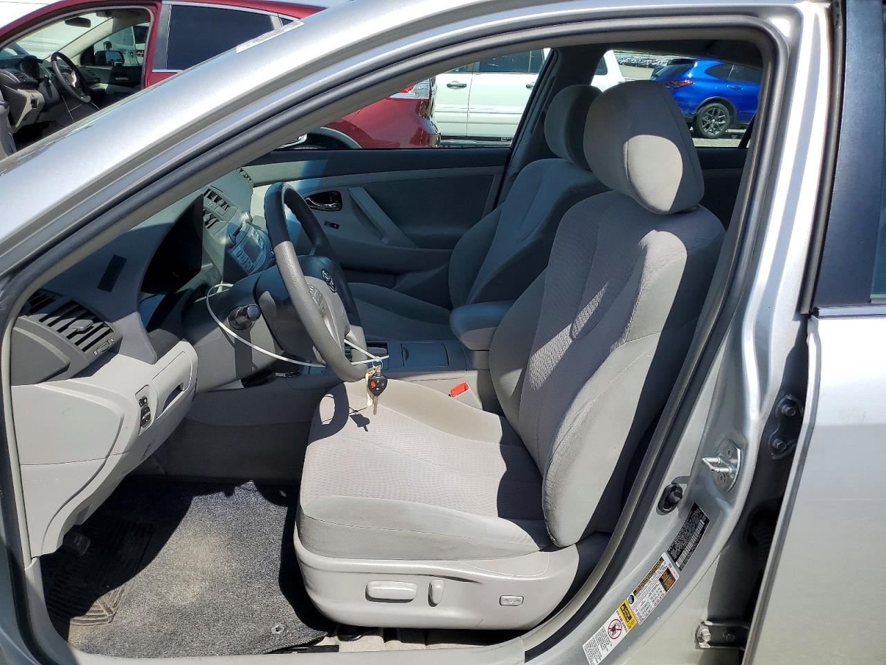 2010 Toyota Camry Le Silver vin: 4T1BF3EKXAU053216