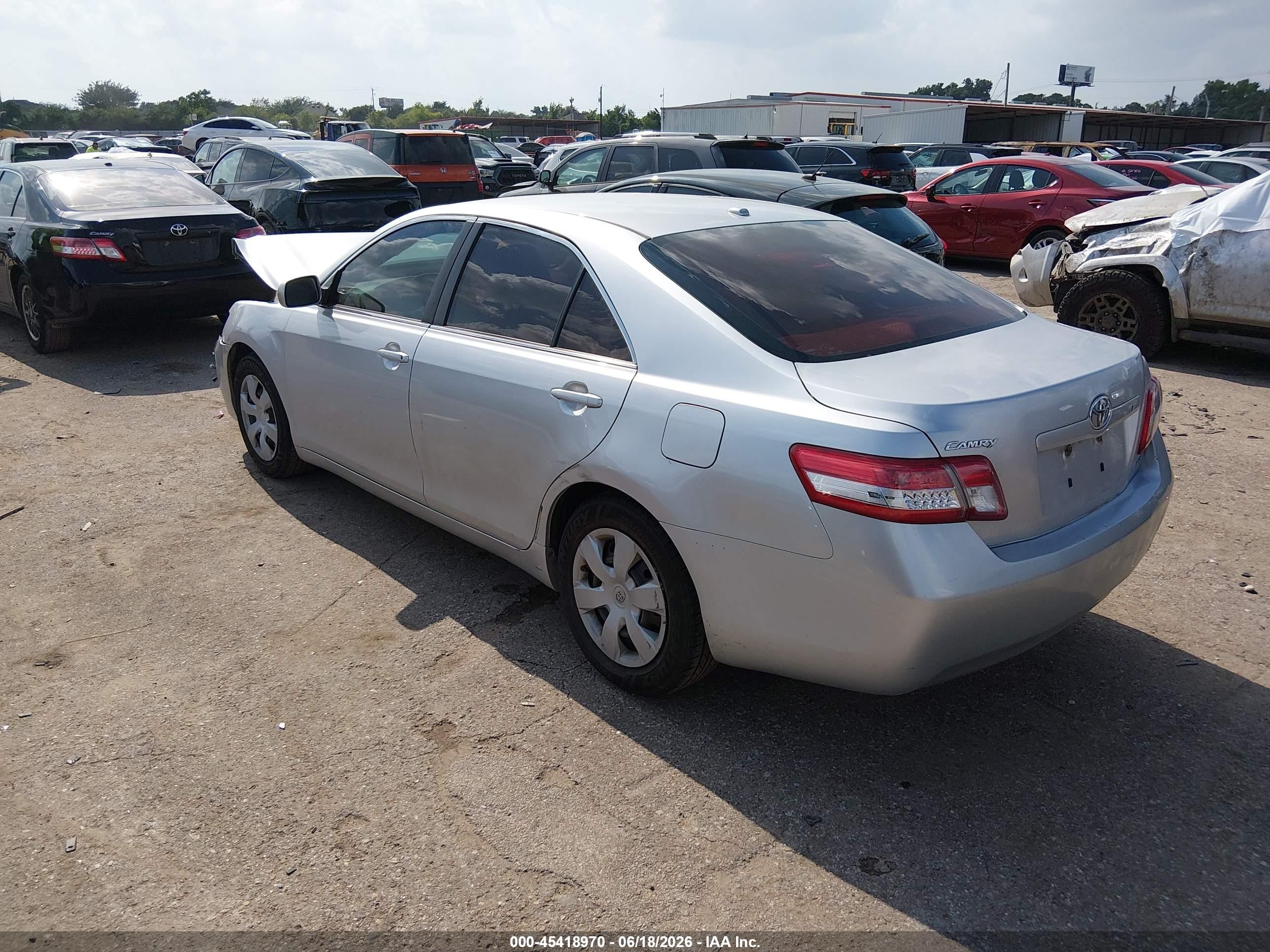 2010 Toyota Camry Le Silver vin: 4T1BF3EKXAU054365