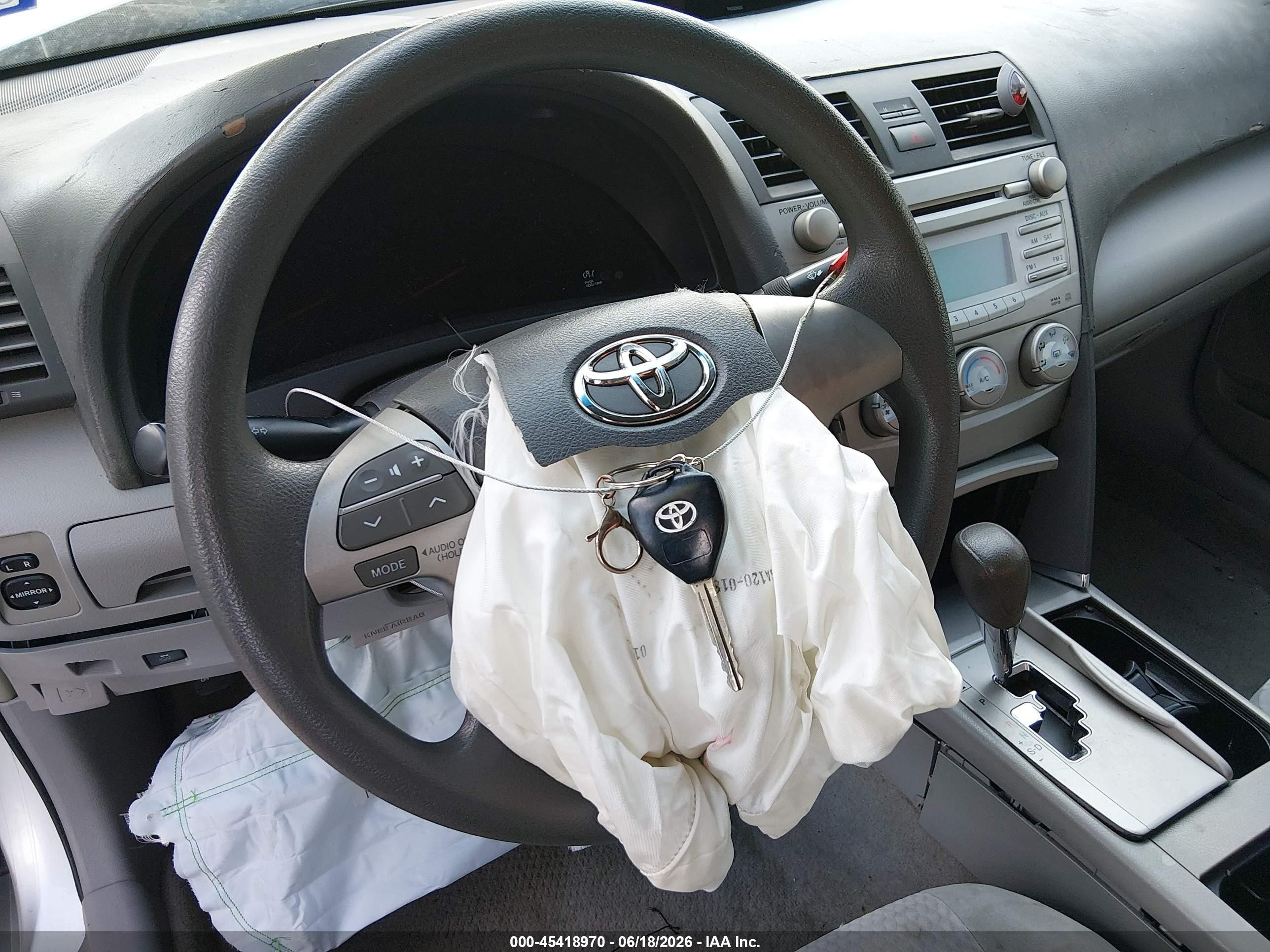 2010 Toyota Camry Le Silver vin: 4T1BF3EKXAU054365