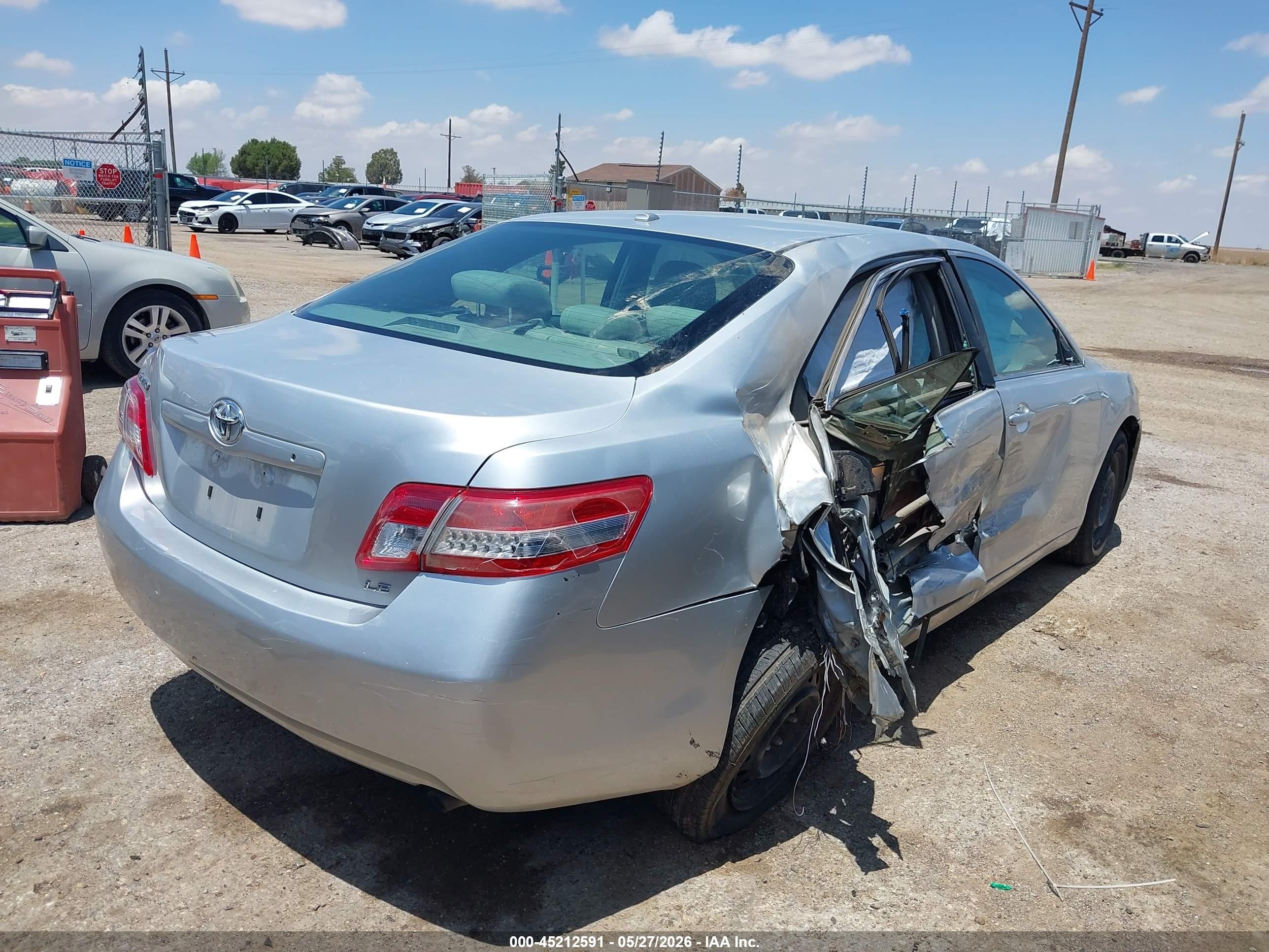 2010 Toyota Camry Le Silver vin: 4T1BF3EKXAU061719
