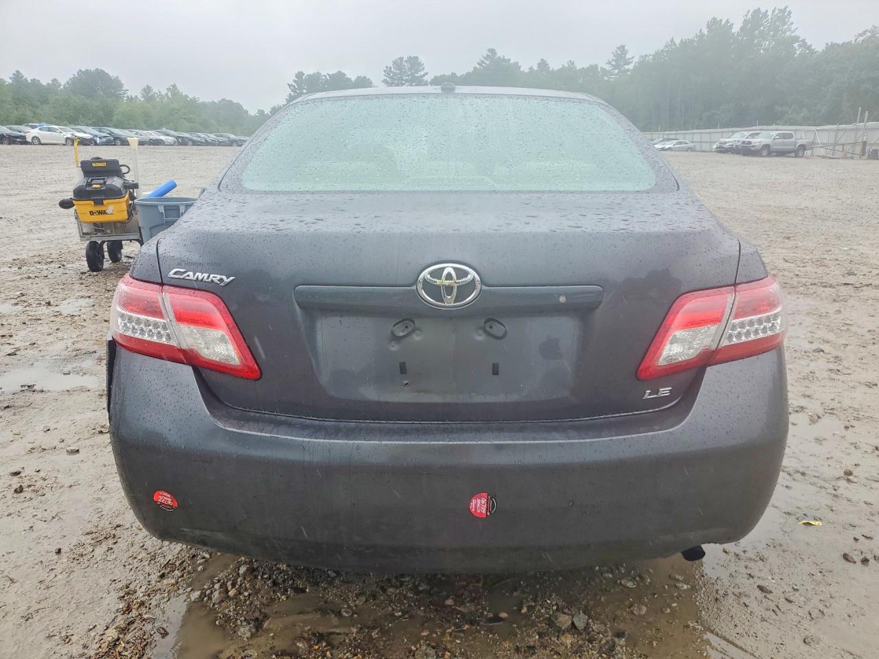 2010 Toyota Camry Le Gray vin: 4T1BF3EKXAU062269