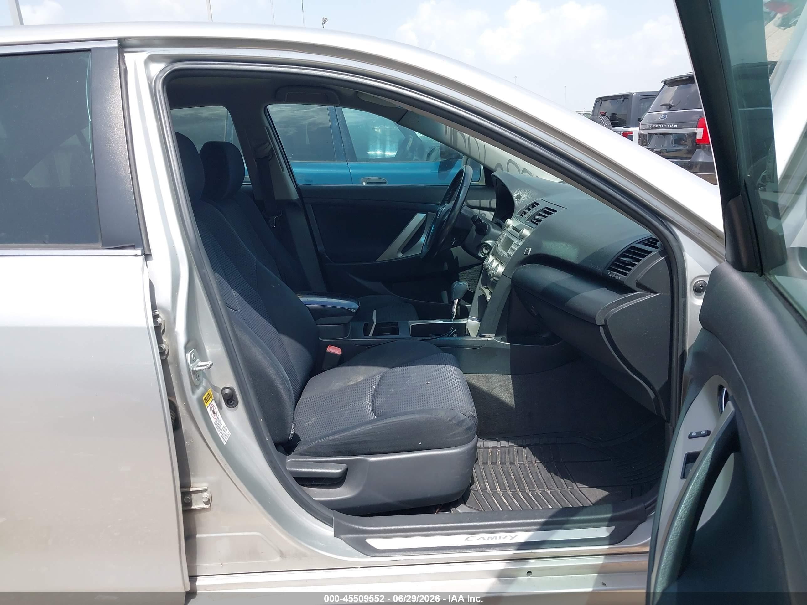 2010 Toyota Camry Se Silver vin: 4T1BF3EKXAU065737