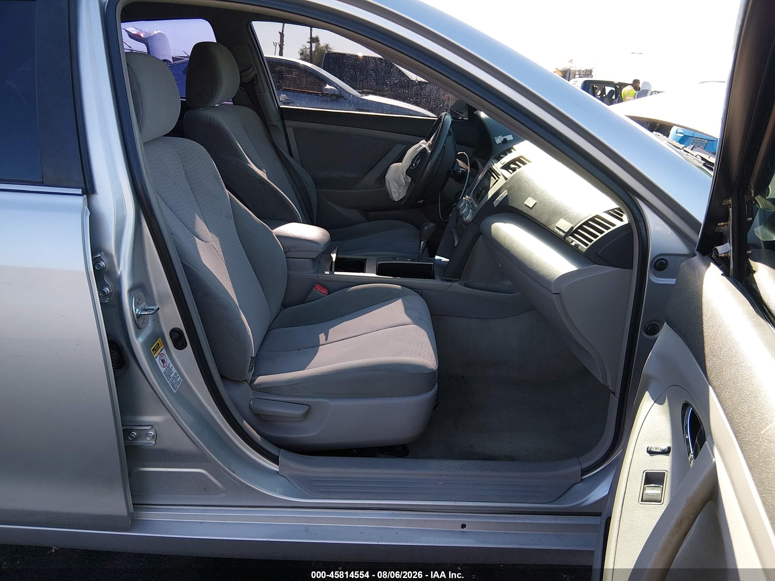 2010 Toyota Camry Le Silver vin: 4T1BF3EKXAU085499