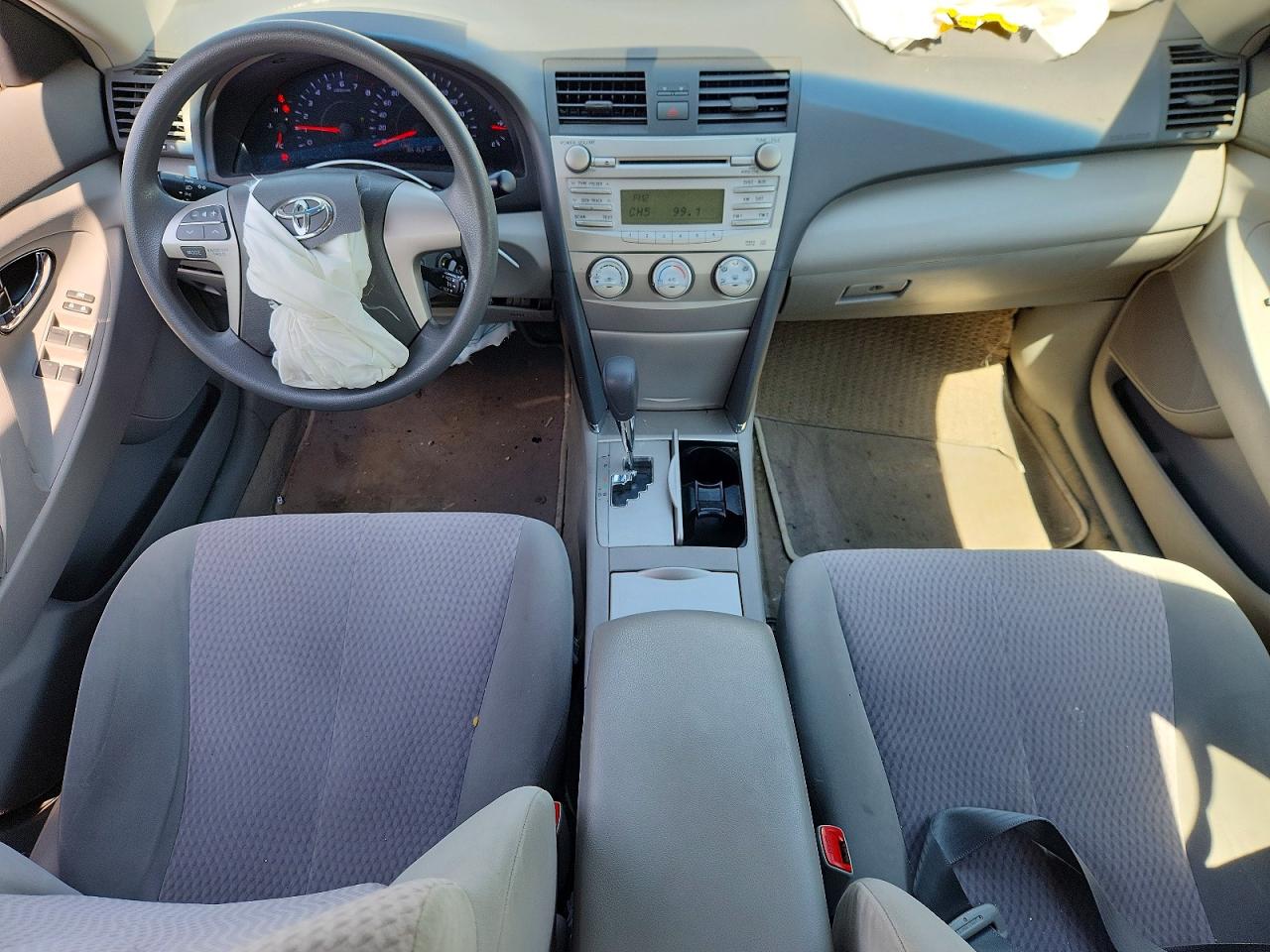 2010 Toyota Camry Base Silver vin: 4T1BF3EKXAU091402
