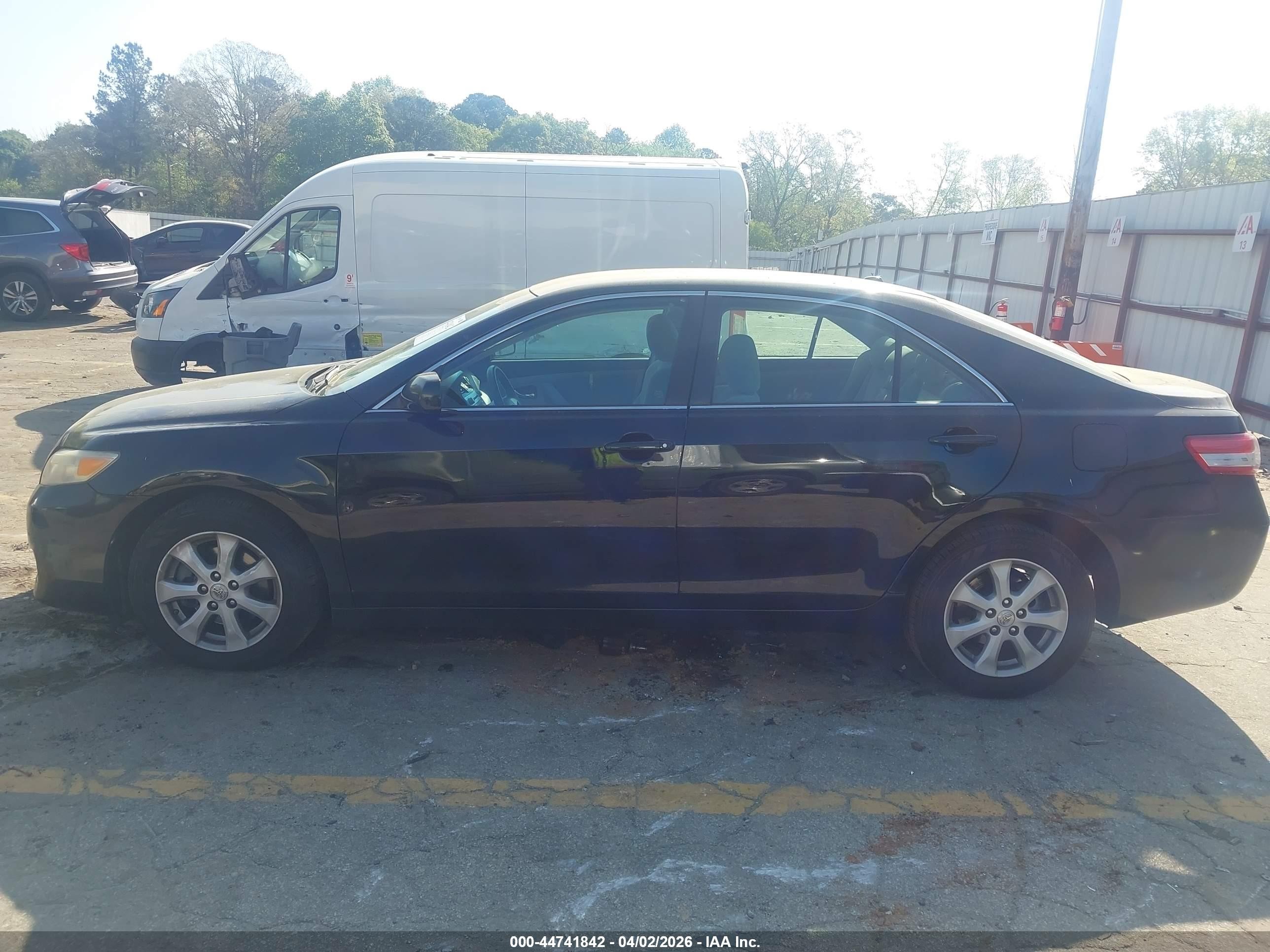 2010 Toyota Camry Le Black vin: 4T1BF3EKXAU113902